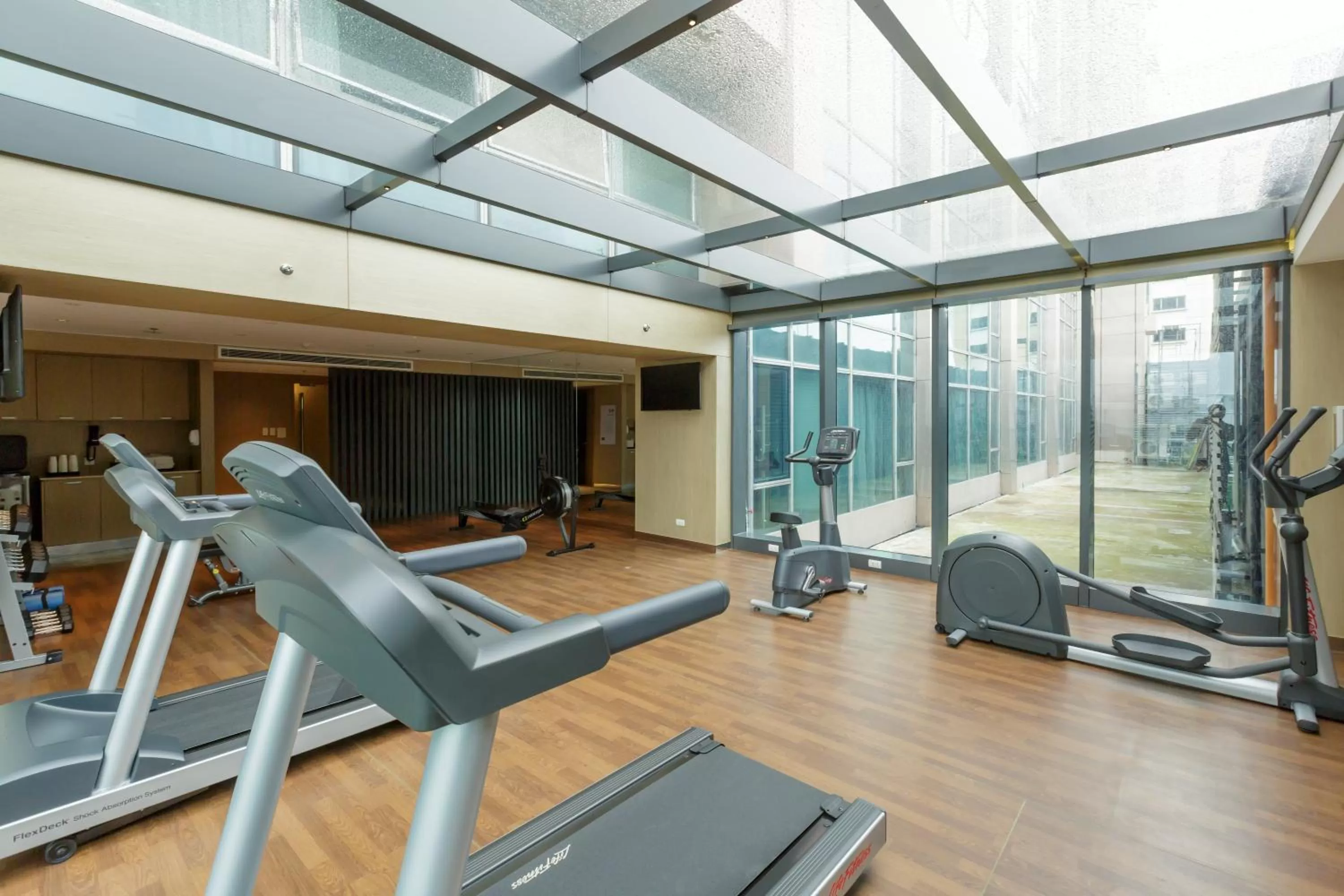 Fitness centre/facilities in Holiday Inn Express Manila Newport City by IHG