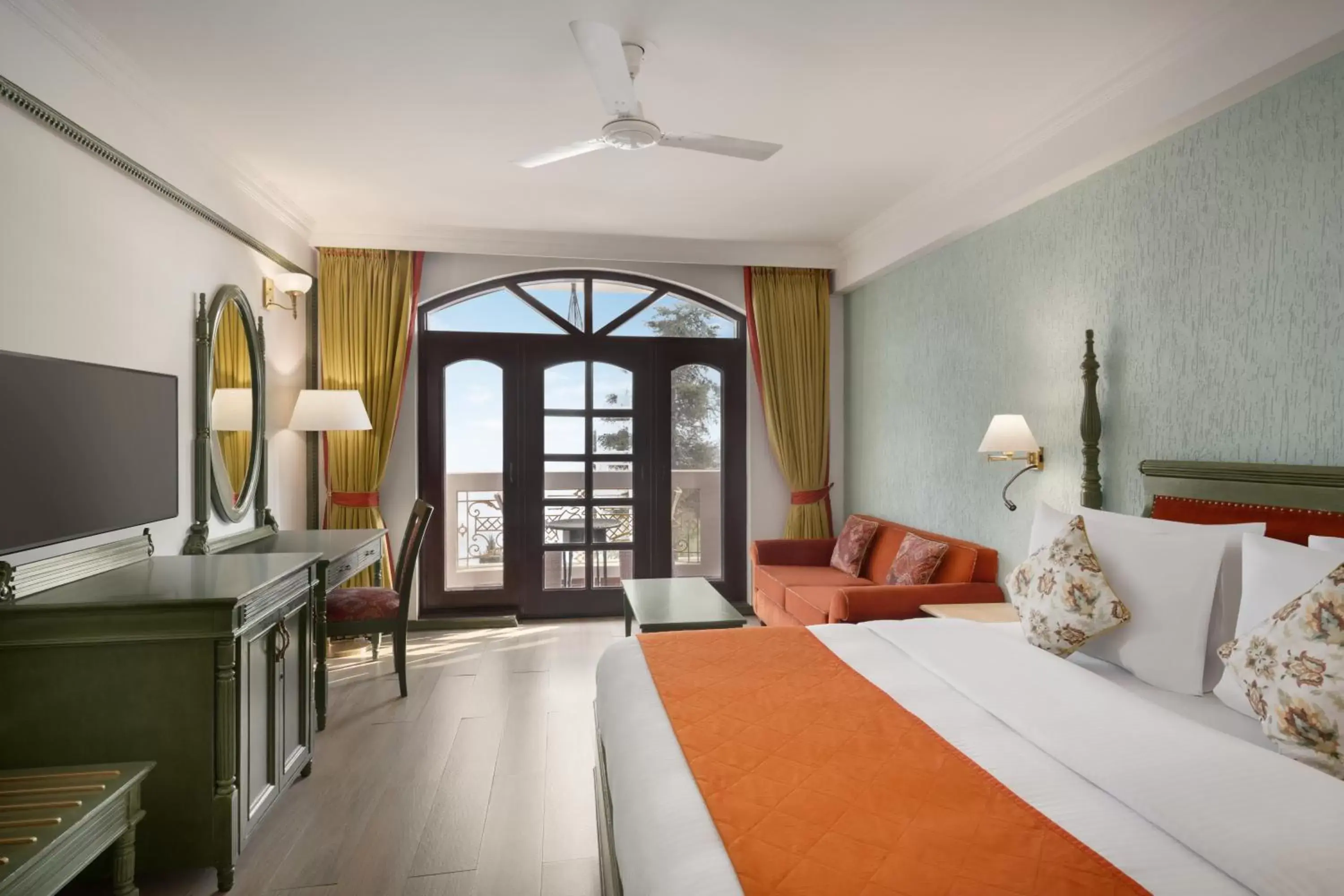 Property building, Bed in Ramada by Wyndham Mussoorie Mall Road Property building, Bed in Ramada by Wyndham Mussoorie Mall Road