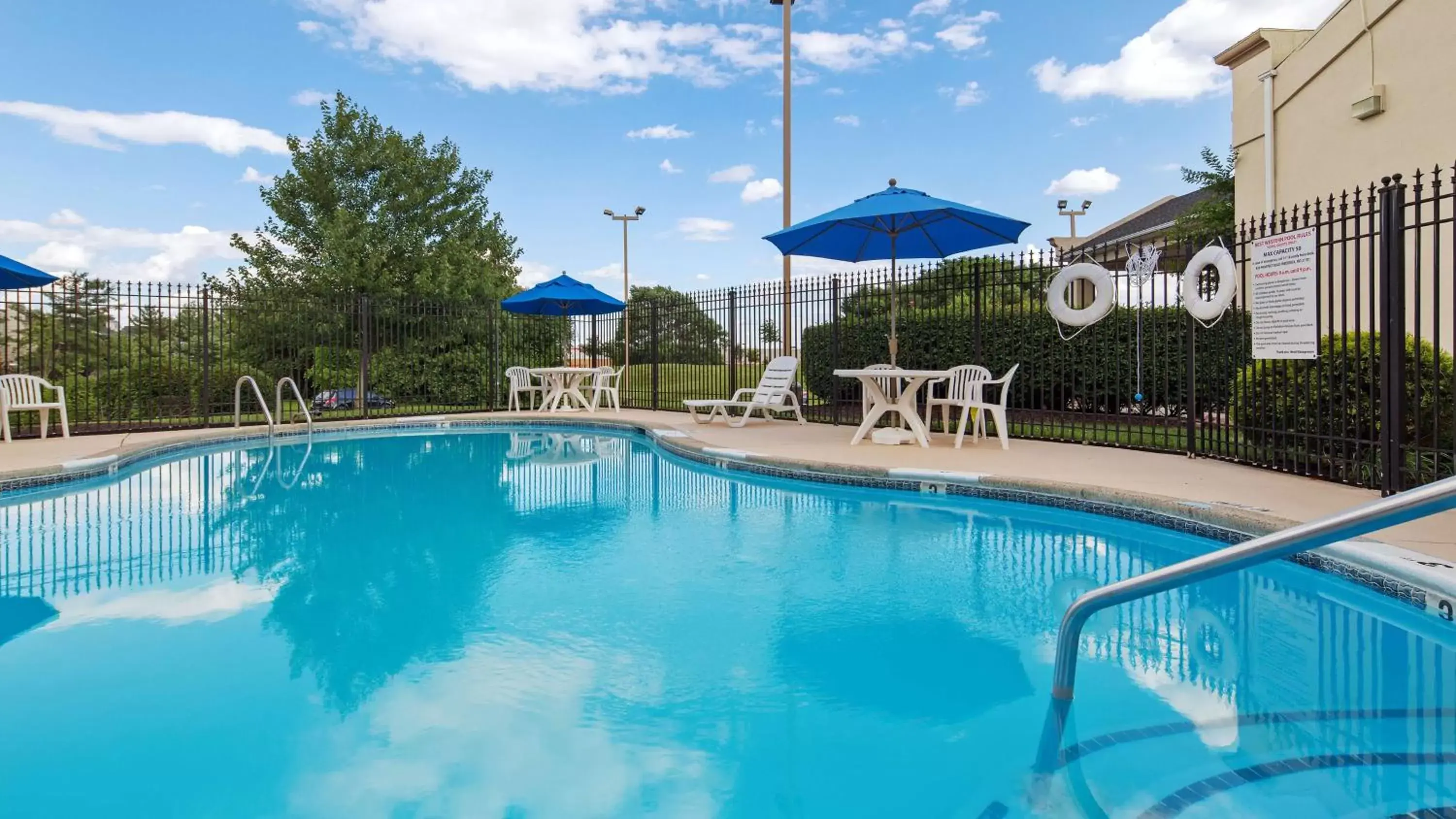 Activities, Swimming Pool in Best Western Historic Frederick