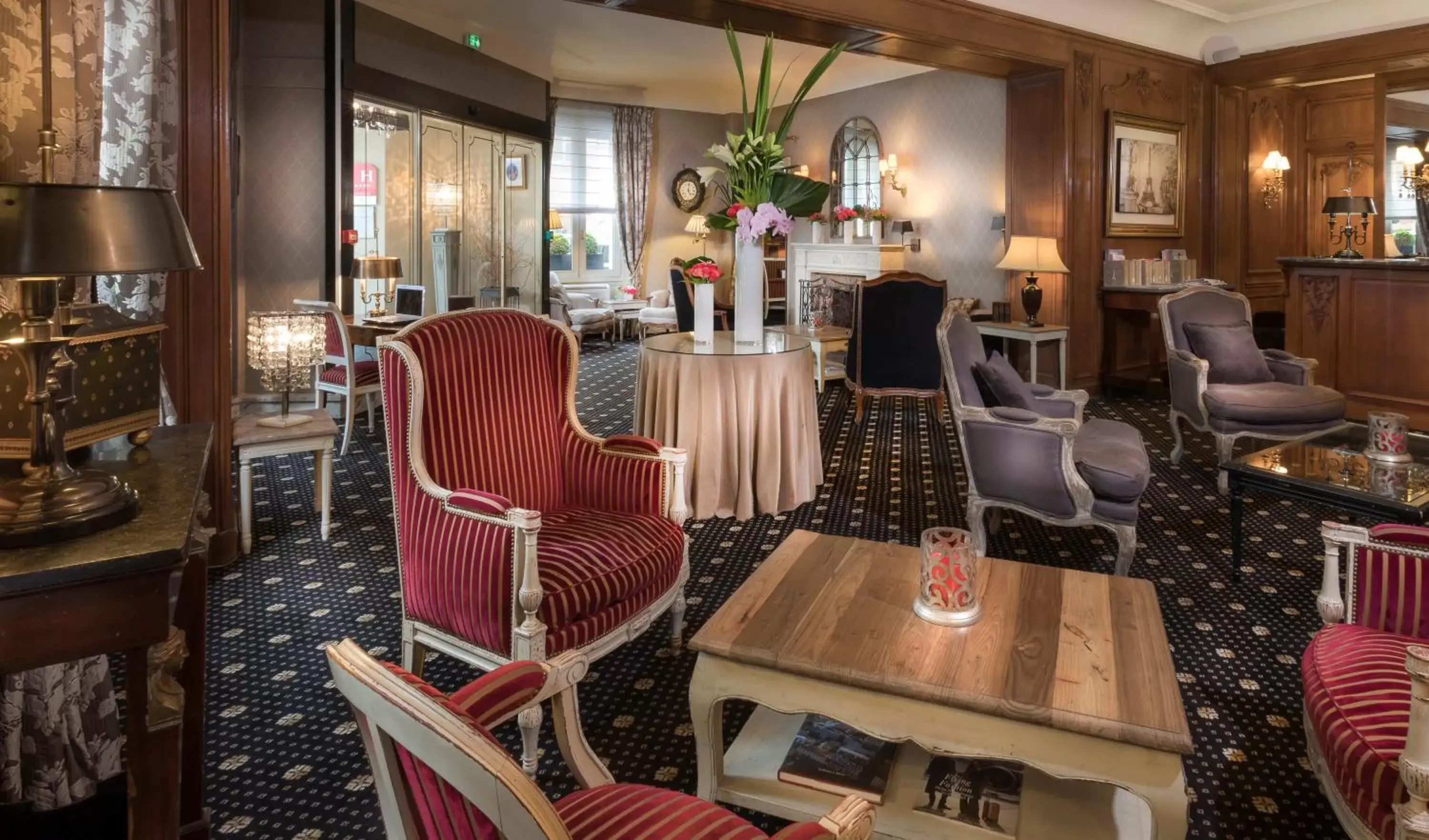 Lobby or reception, Lounge/Bar in Hotel Claridge Paris