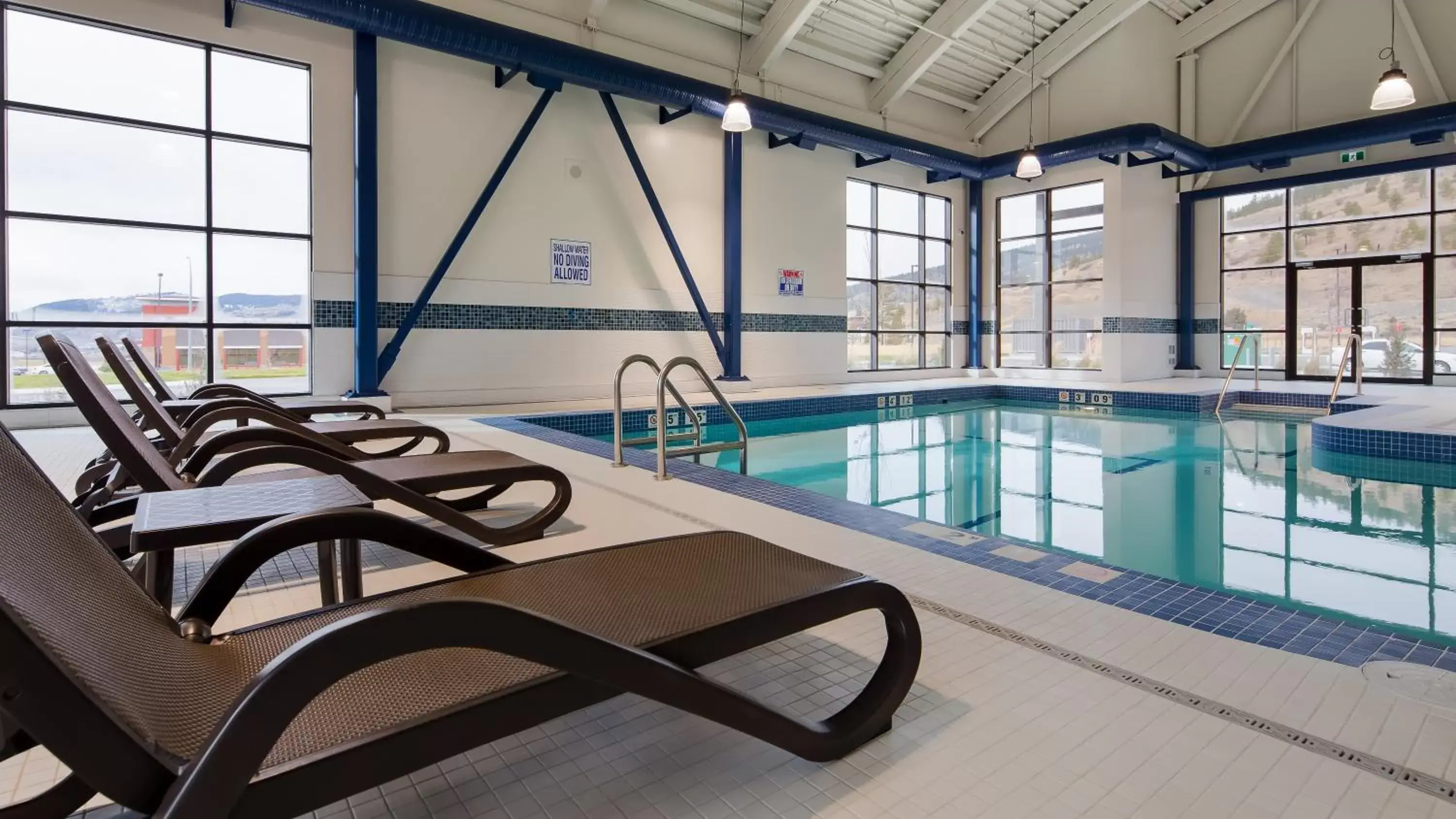 Swimming Pool in Best Western Plus Merritt Hotel