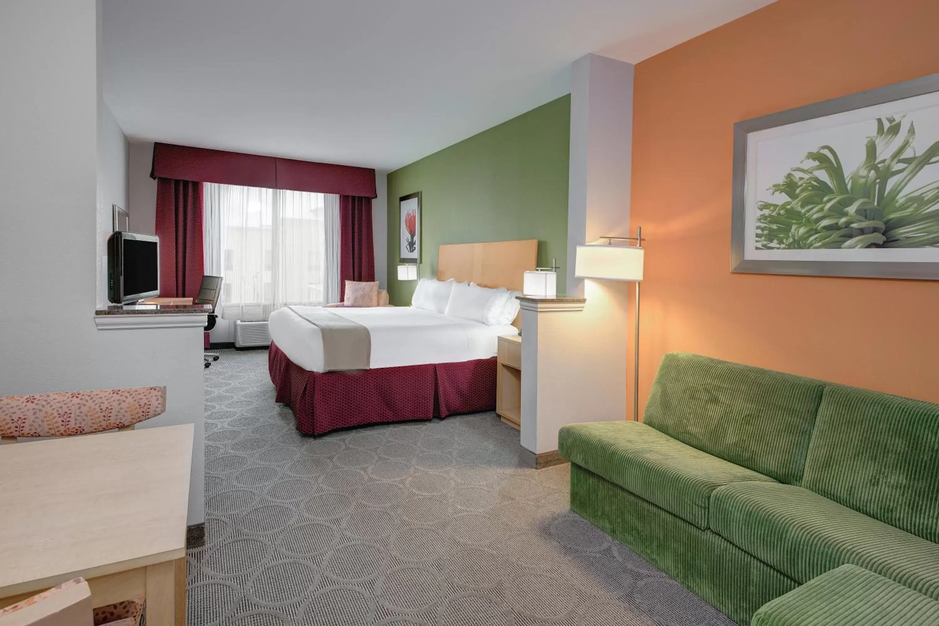 Bedroom in Holiday Inn Express Hotel & Suites Clute-Lake Jackson, an IHG Hotel