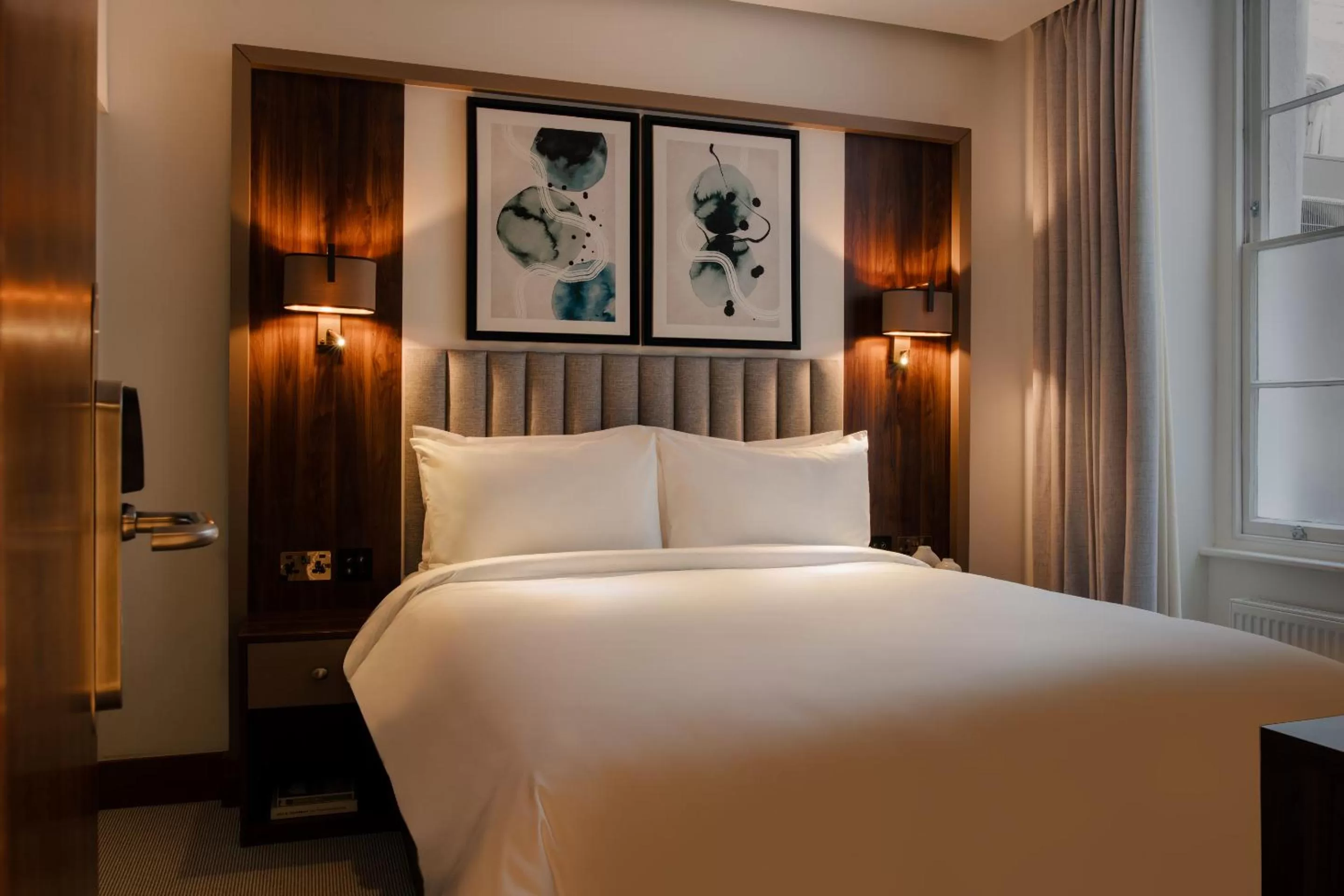 Queen Room in Sonder The Voyage