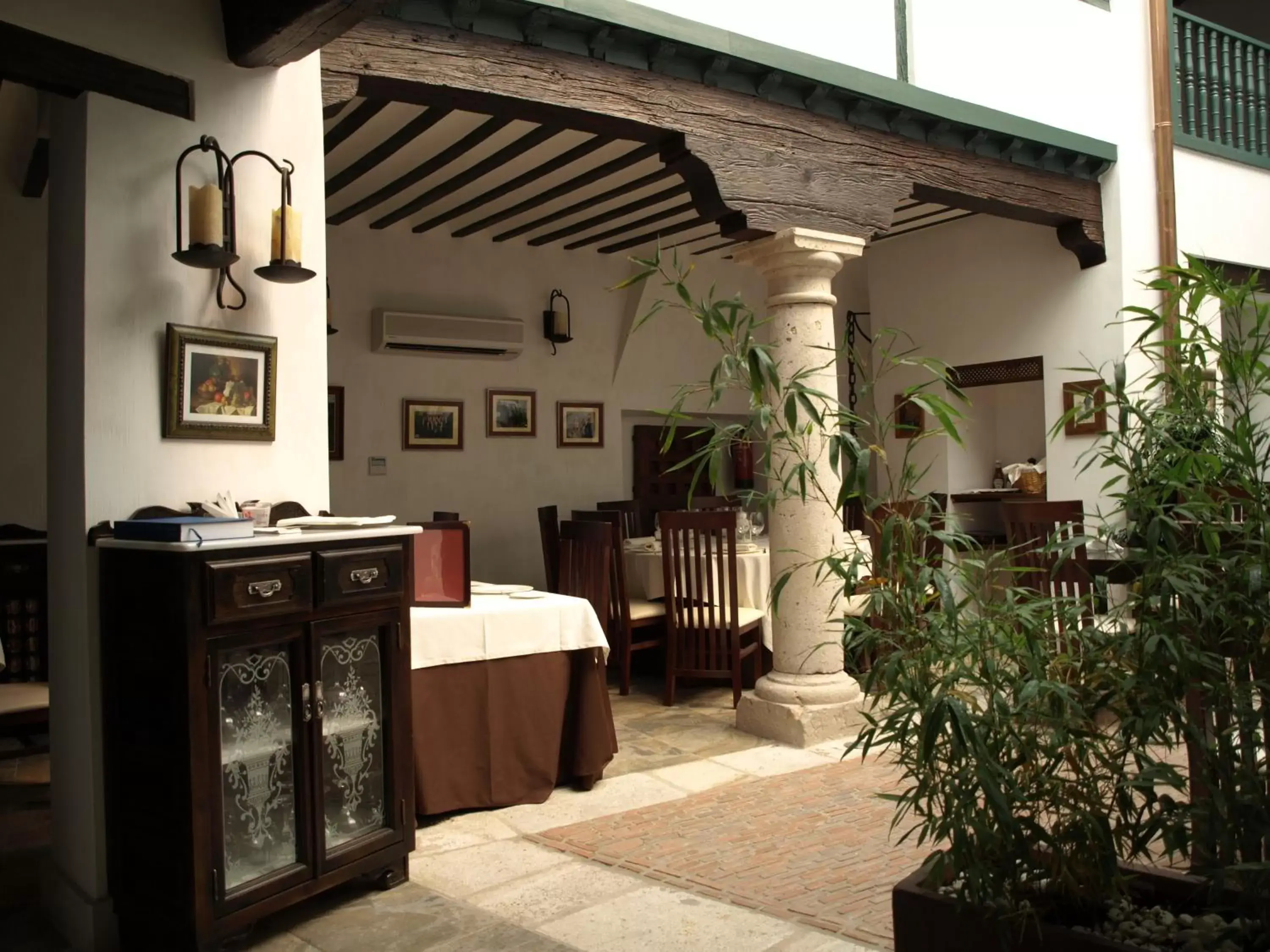 Patio in Hotel Spa La Casa Del Convento