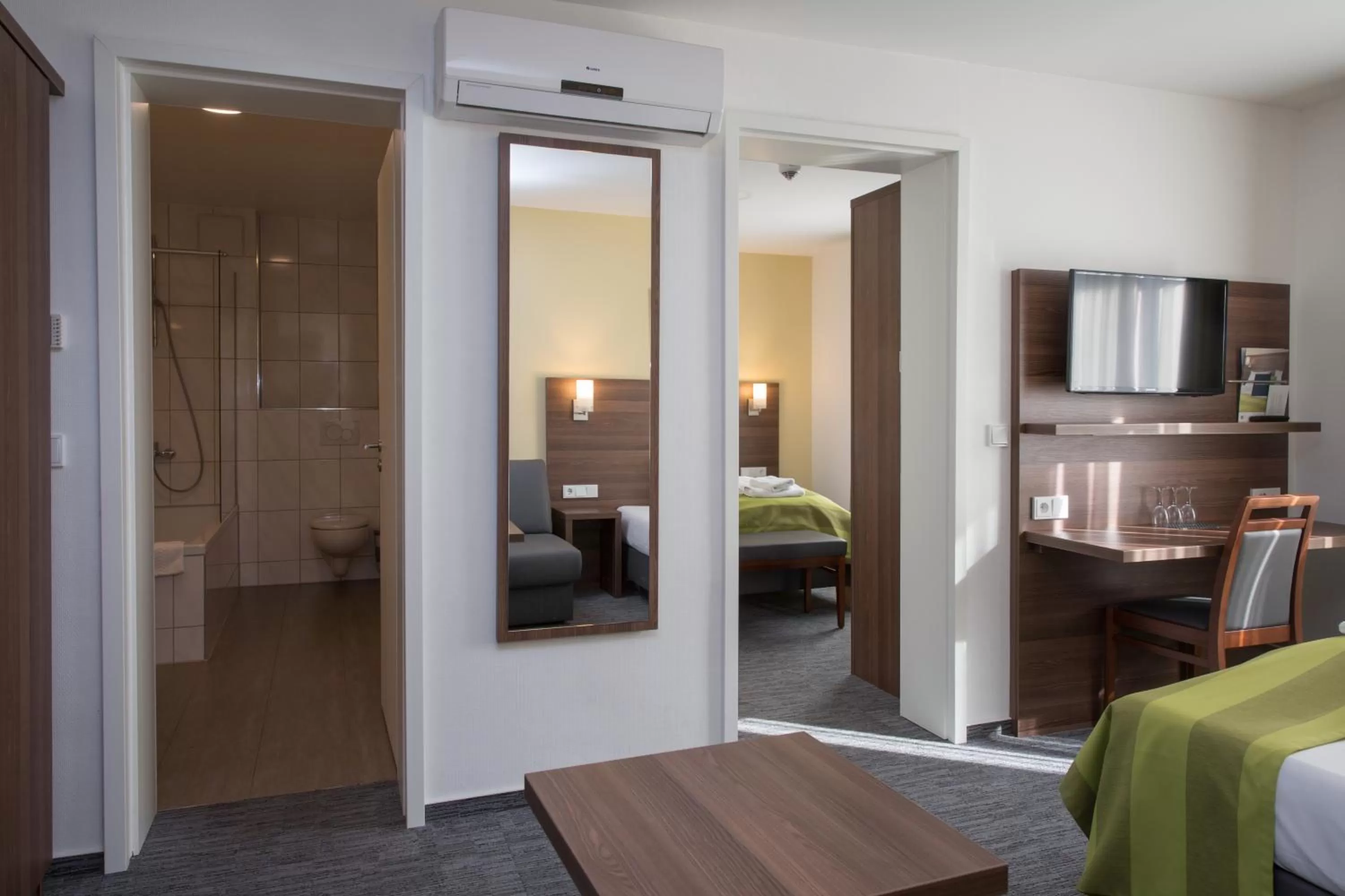 Photo of the whole room, Bed in Trip Inn Goethe Conference Hotel