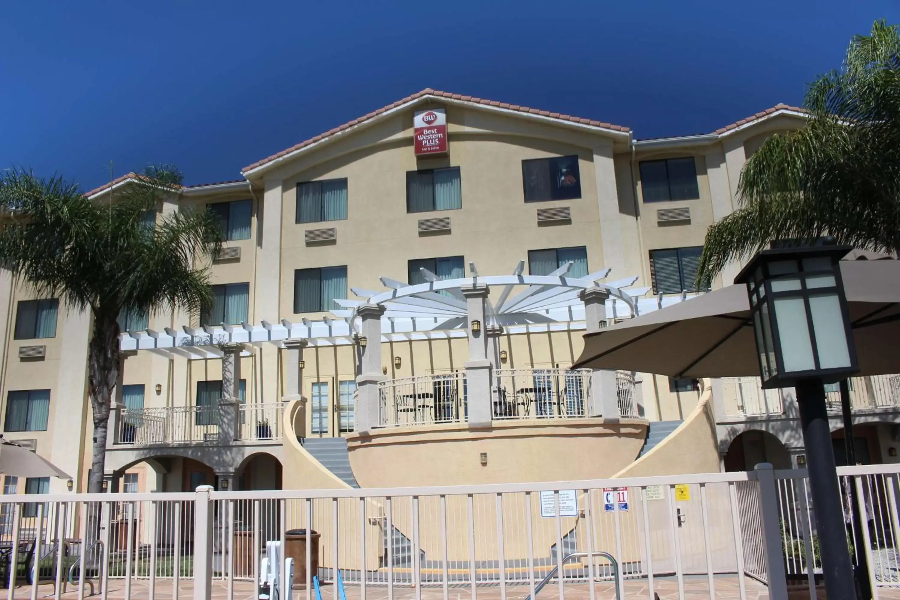 Property Building in Best Western Plus Lake Elsinore Inn & Suites