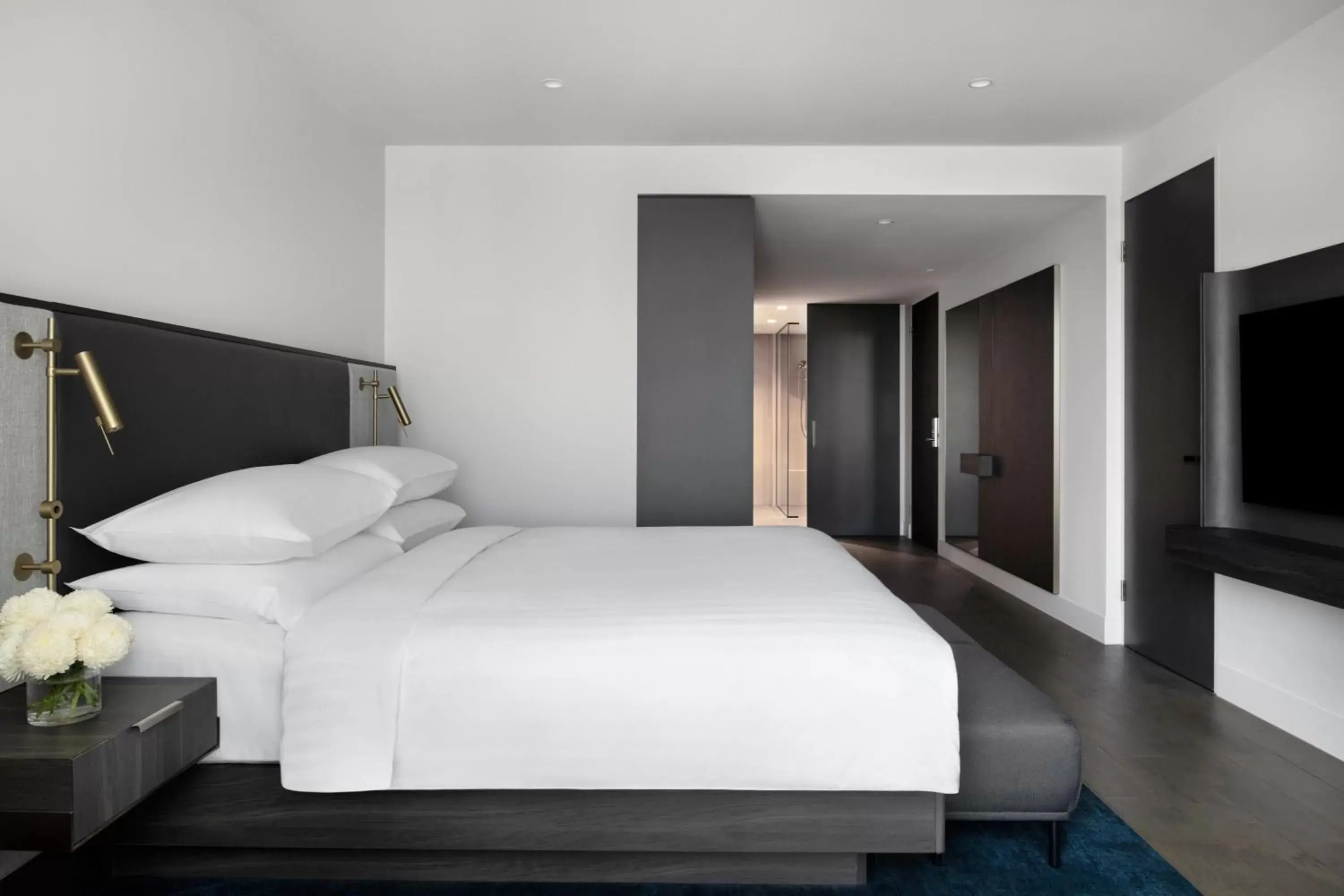 Lounge or bar, Bed in Melbourne Marriott Hotel Docklands