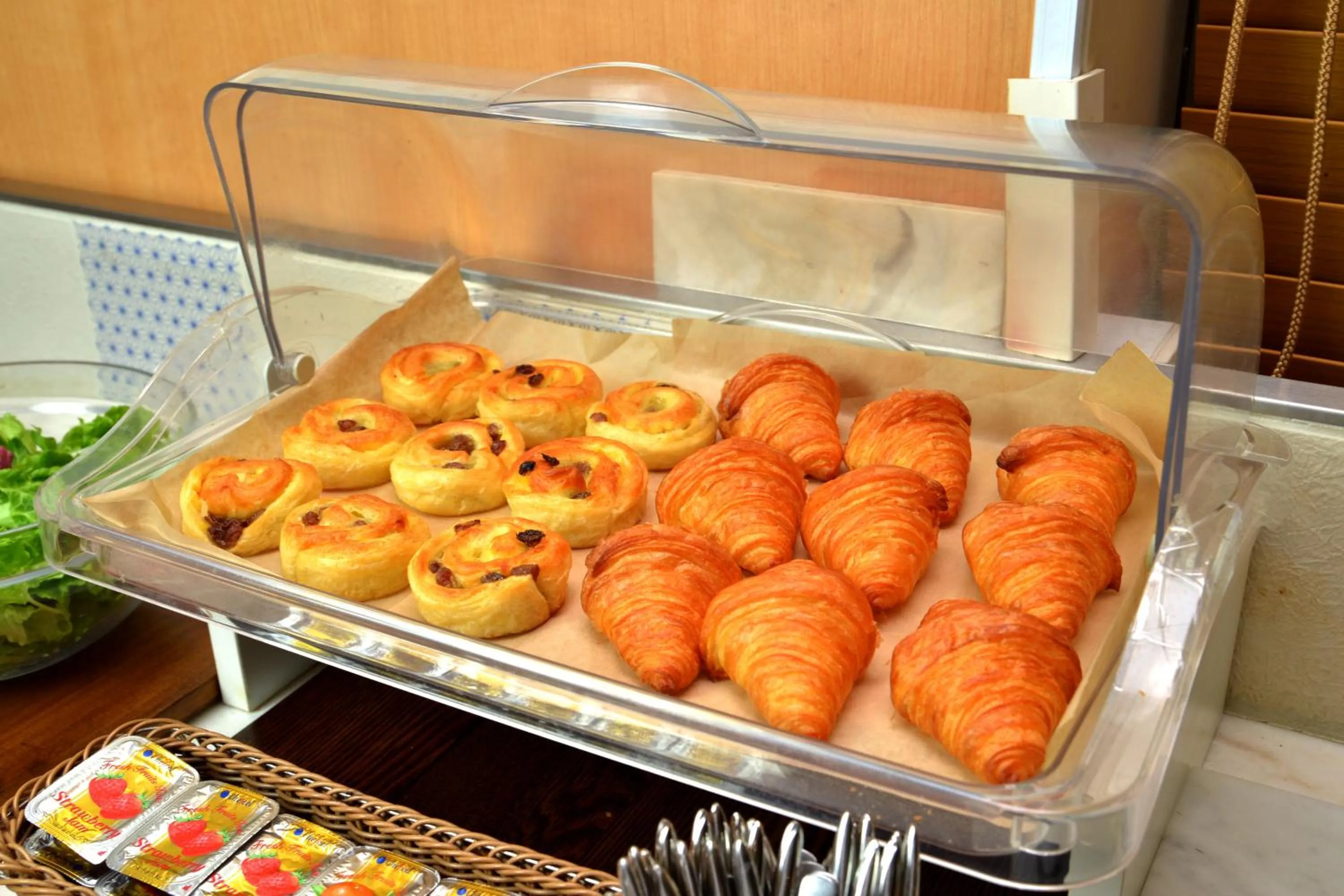 Breakfast in Rembrandt Style Tokyo Nishikasai Grande