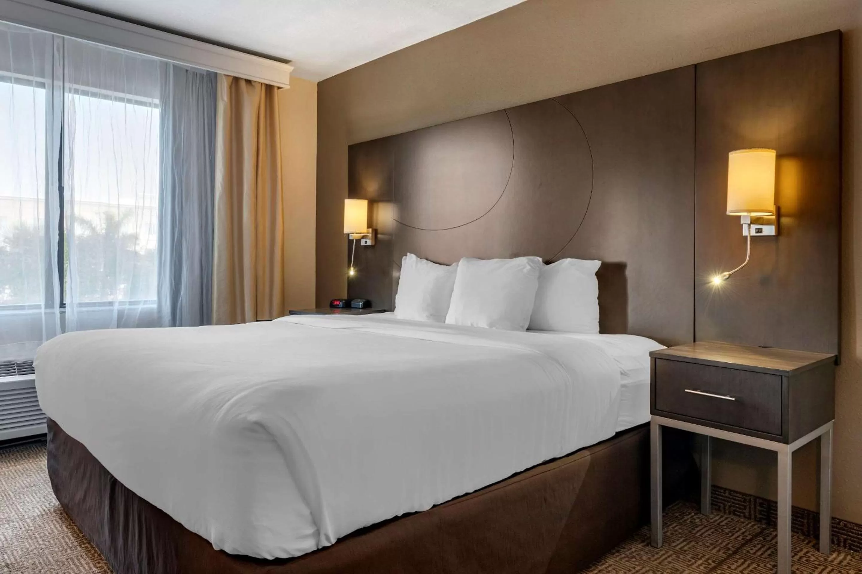 King Suite - Non Smoking in Comfort Suites Fort Pierce I-95