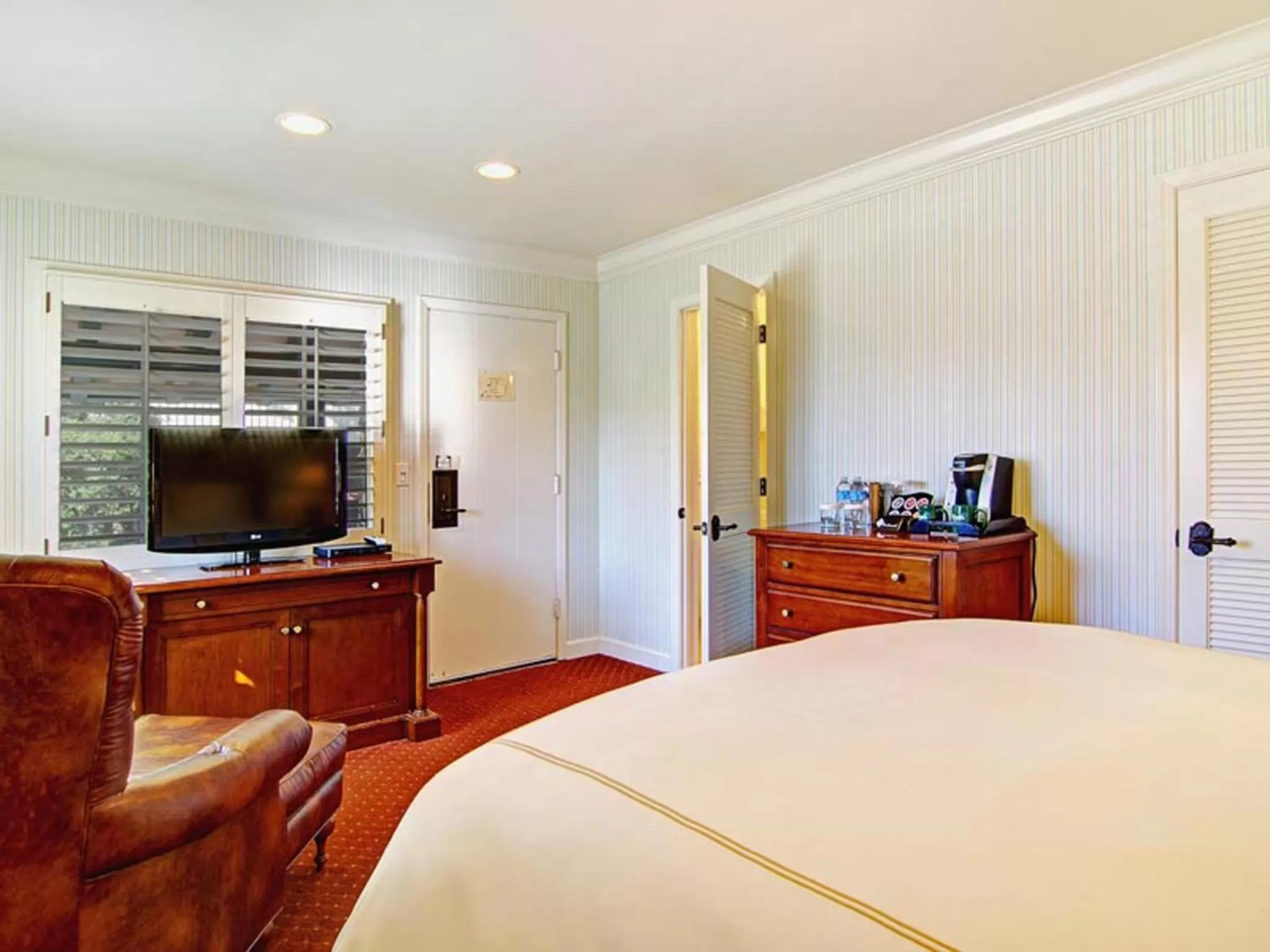 TV and multimedia, Bed in Wayside Inn