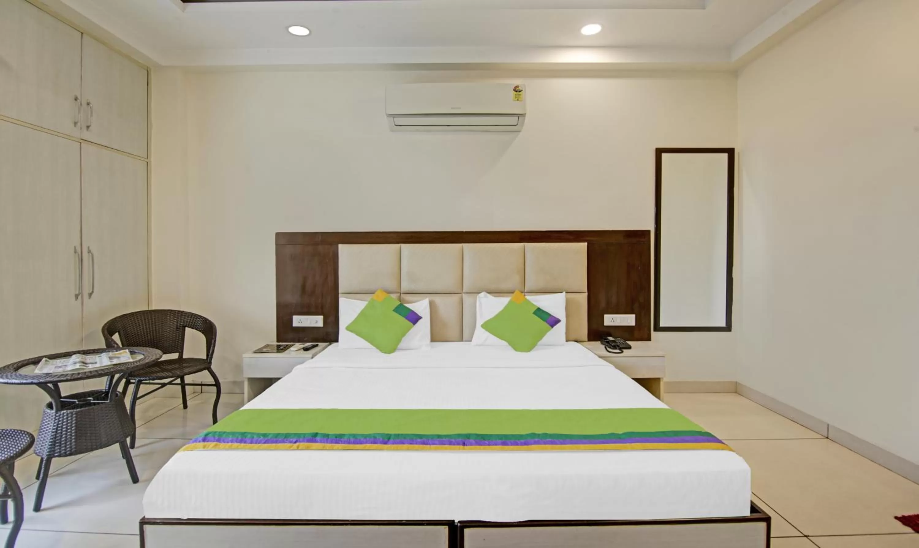 Bed in Treebo Trend Apple Pie