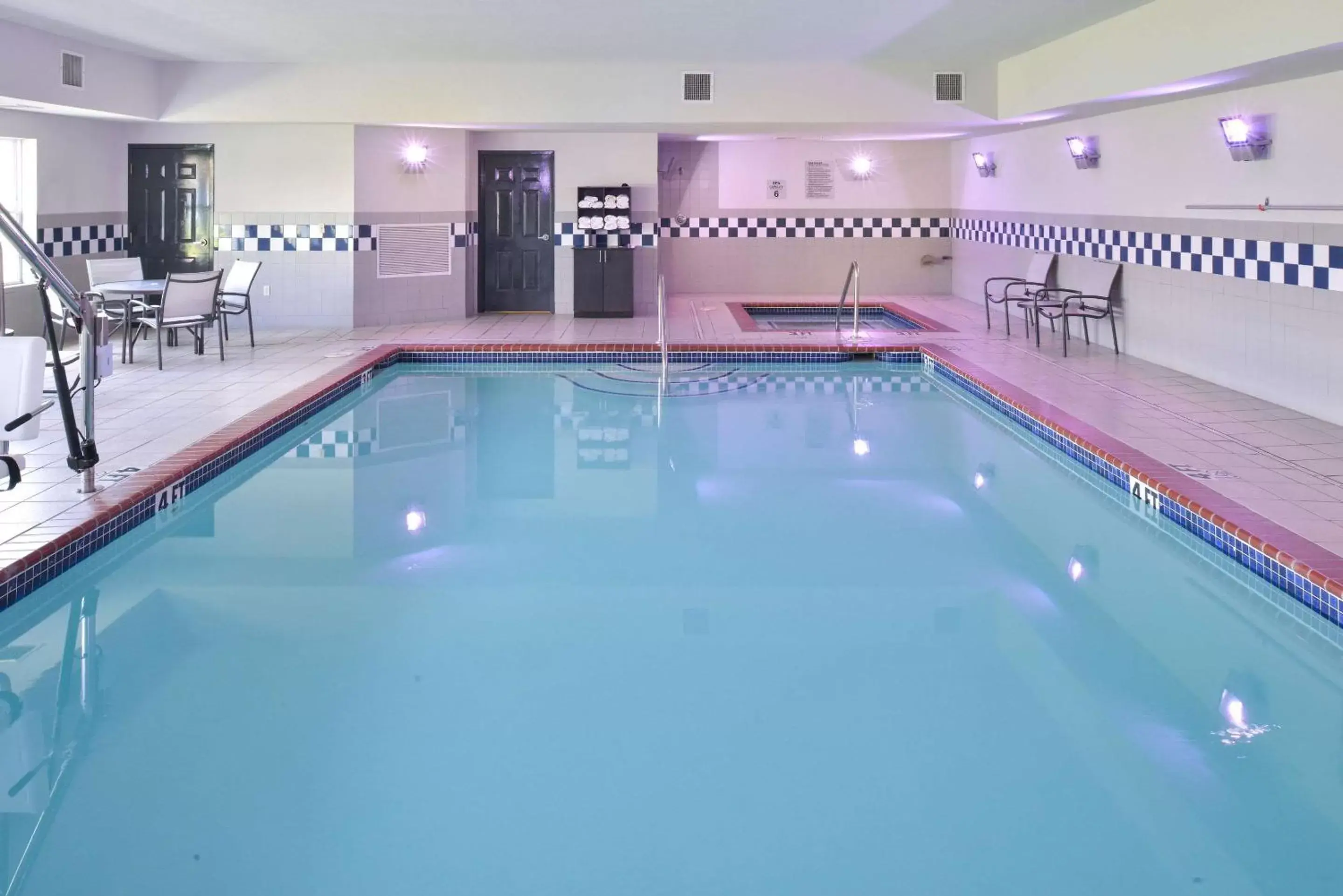 On site, Swimming Pool in Comfort Inn & Suites Fayetteville-University Area