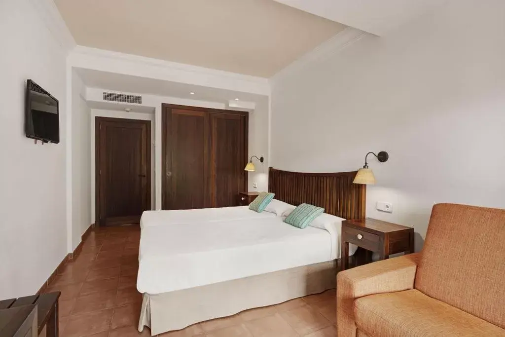 Bed in Hotel Es Port