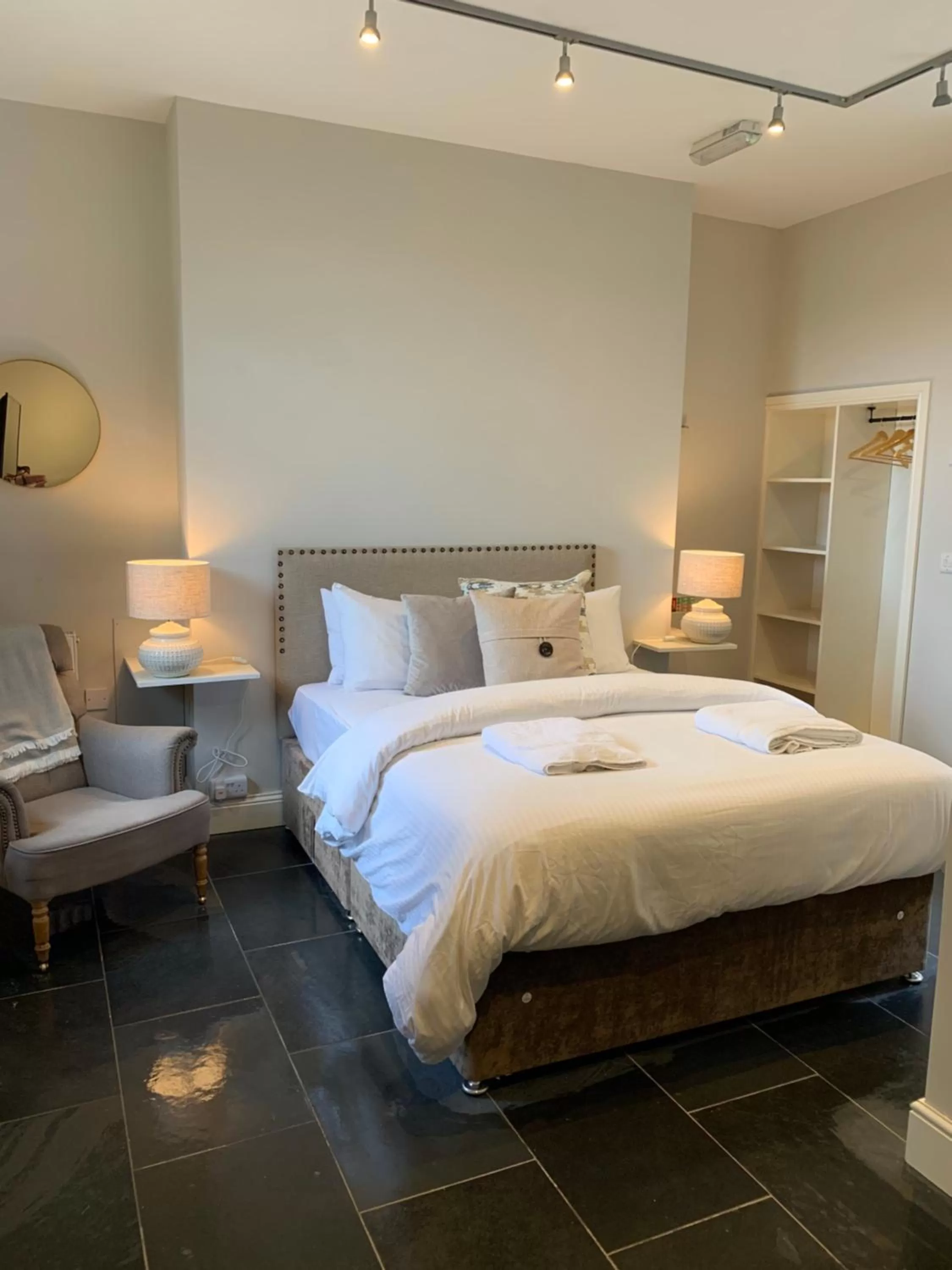 Photo of the whole room, Bed in The Farmhouse at Bodnant Welsh Food