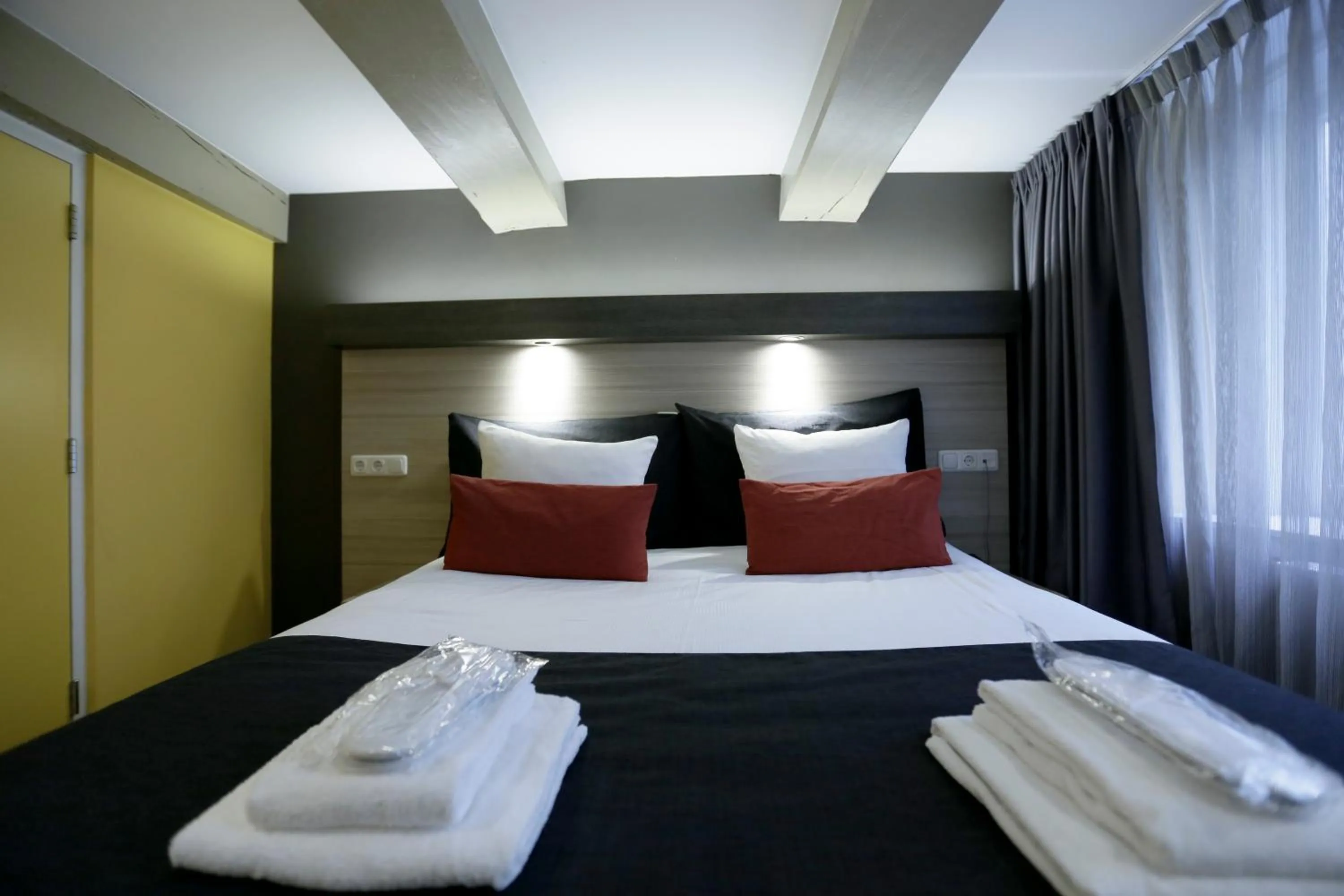 Bed in City Hotel Amsterdam