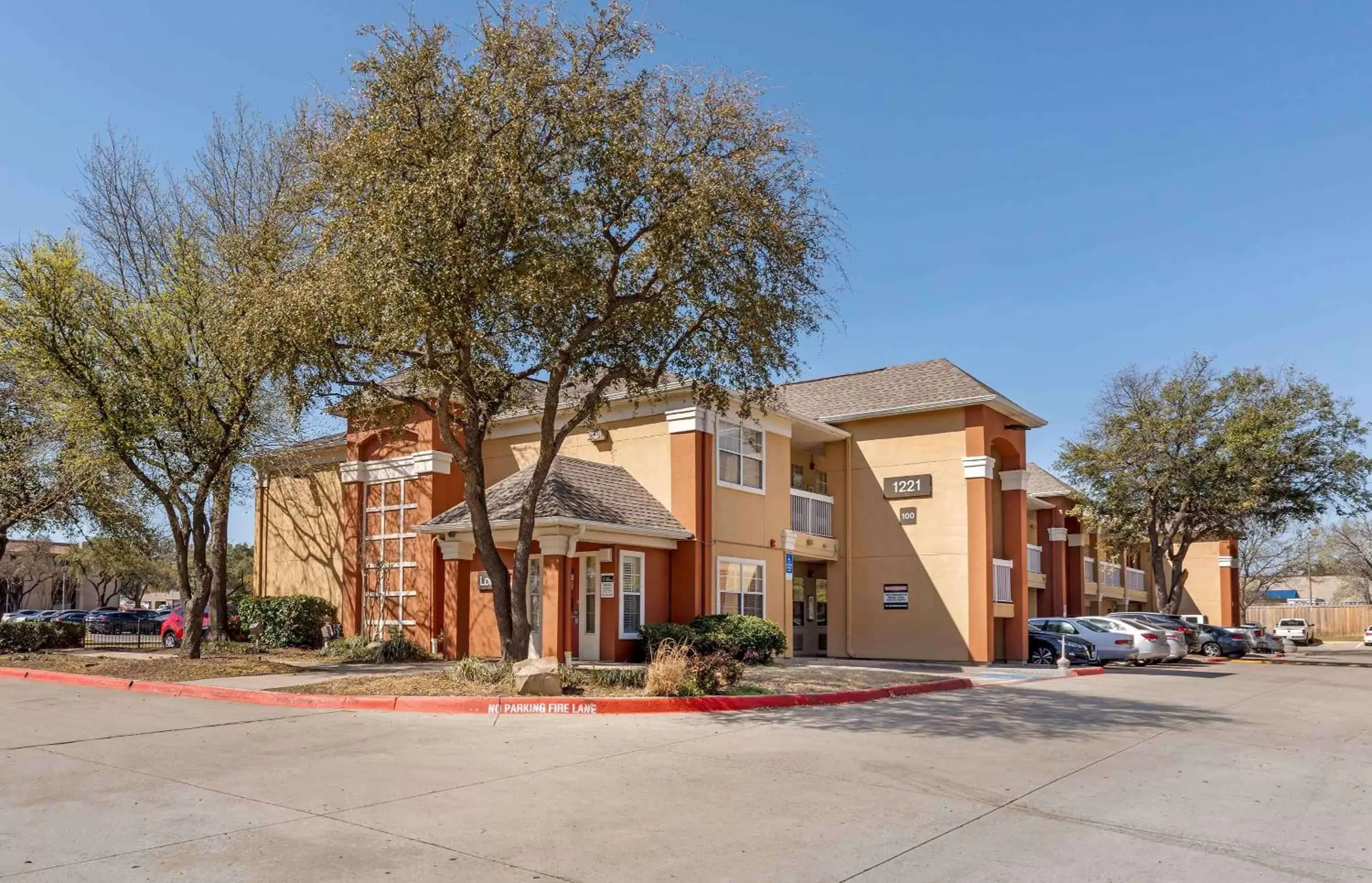 Property Building in Extended Stay America Suites - Arlington