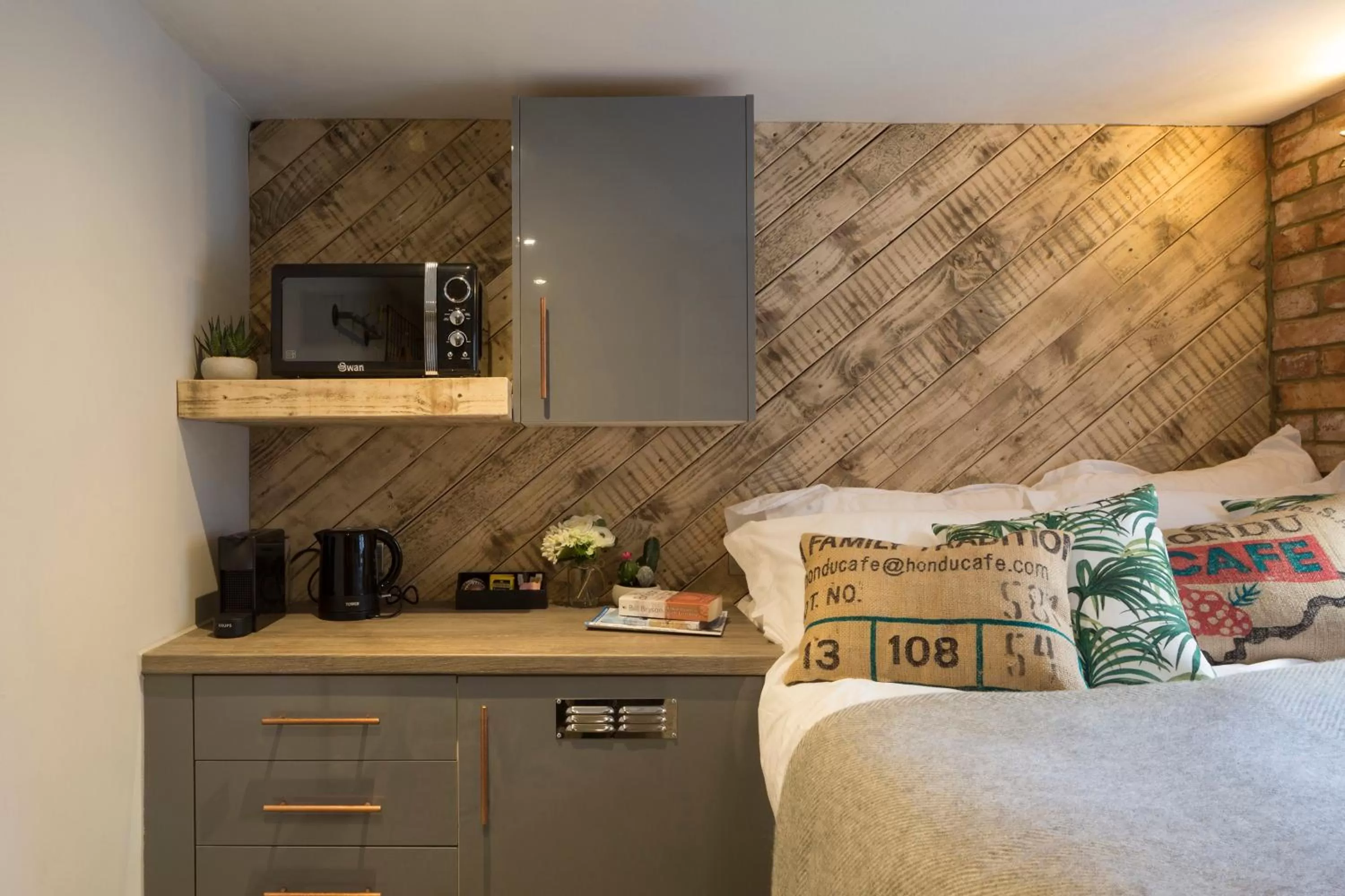 Bed in One Broad Street