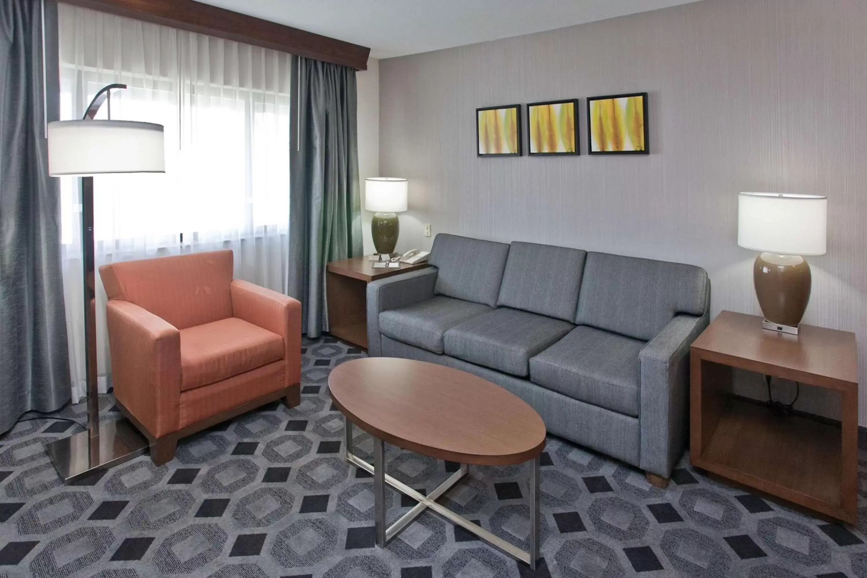 Living room, Seating Area in DoubleTree by Hilton Rosemead