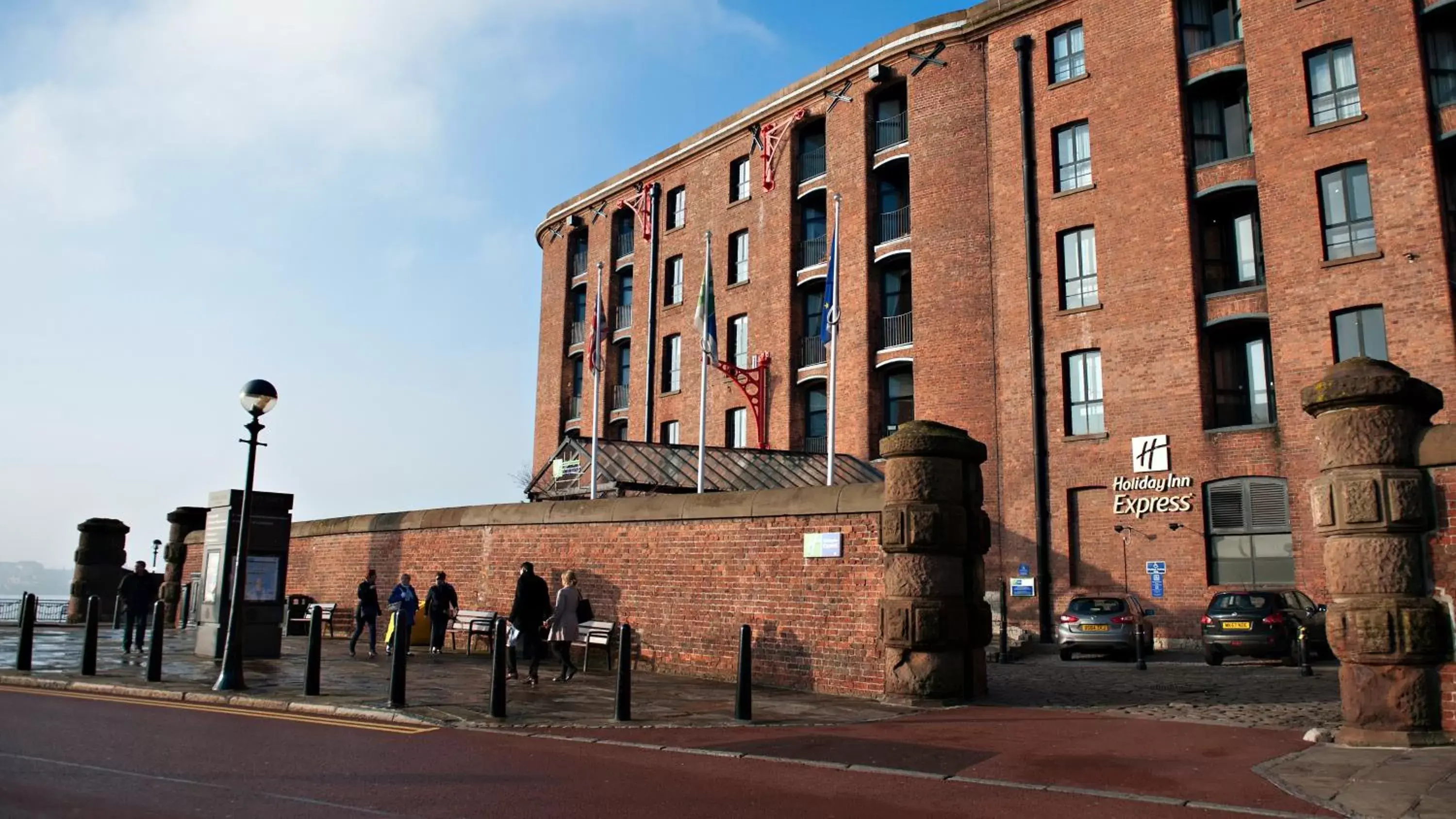 Property building in Holiday Inn Express Liverpool-Albert Dock, an IHG Hotel