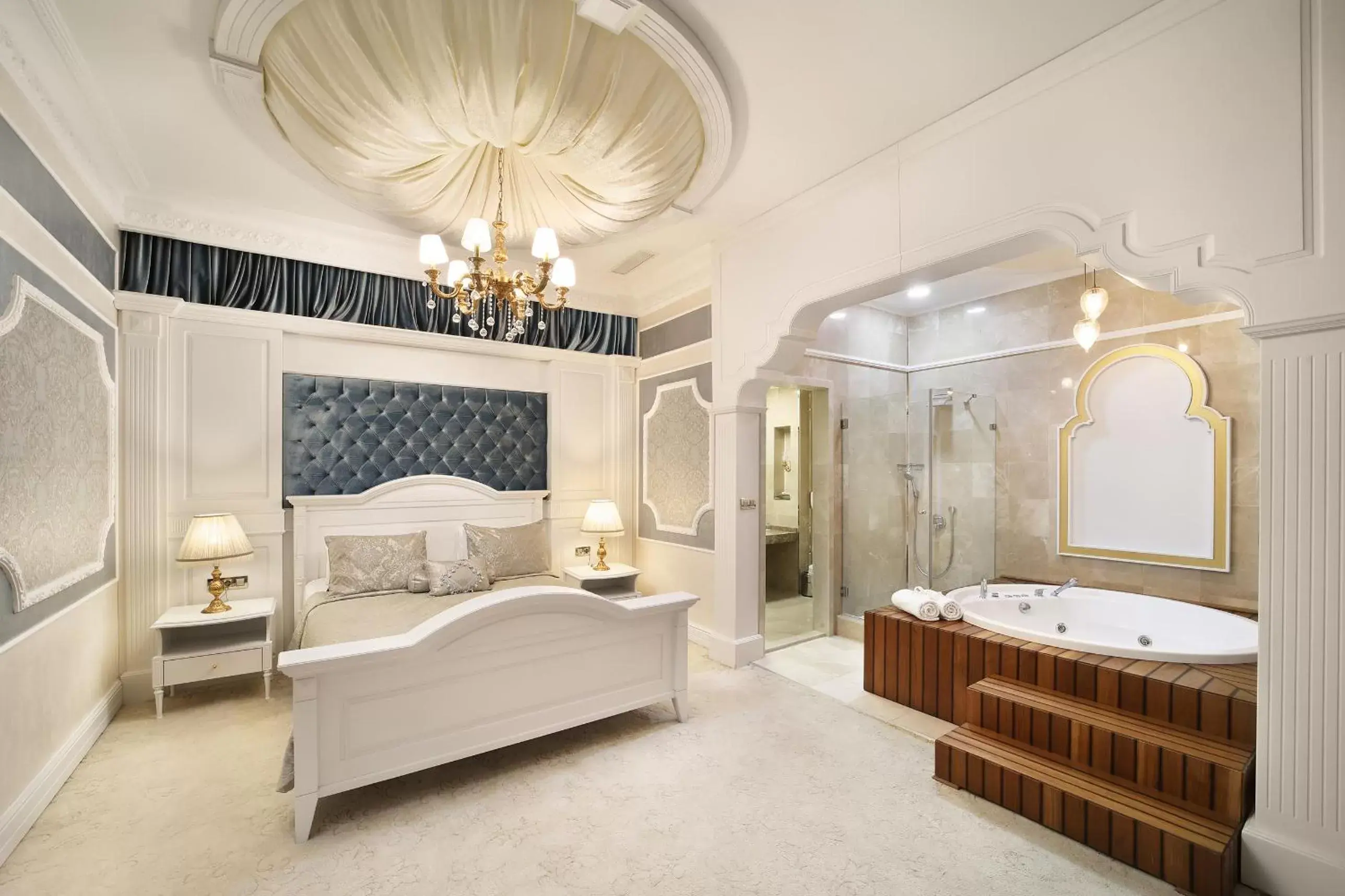 Hot Tub in Legacy Ottoman Hotel