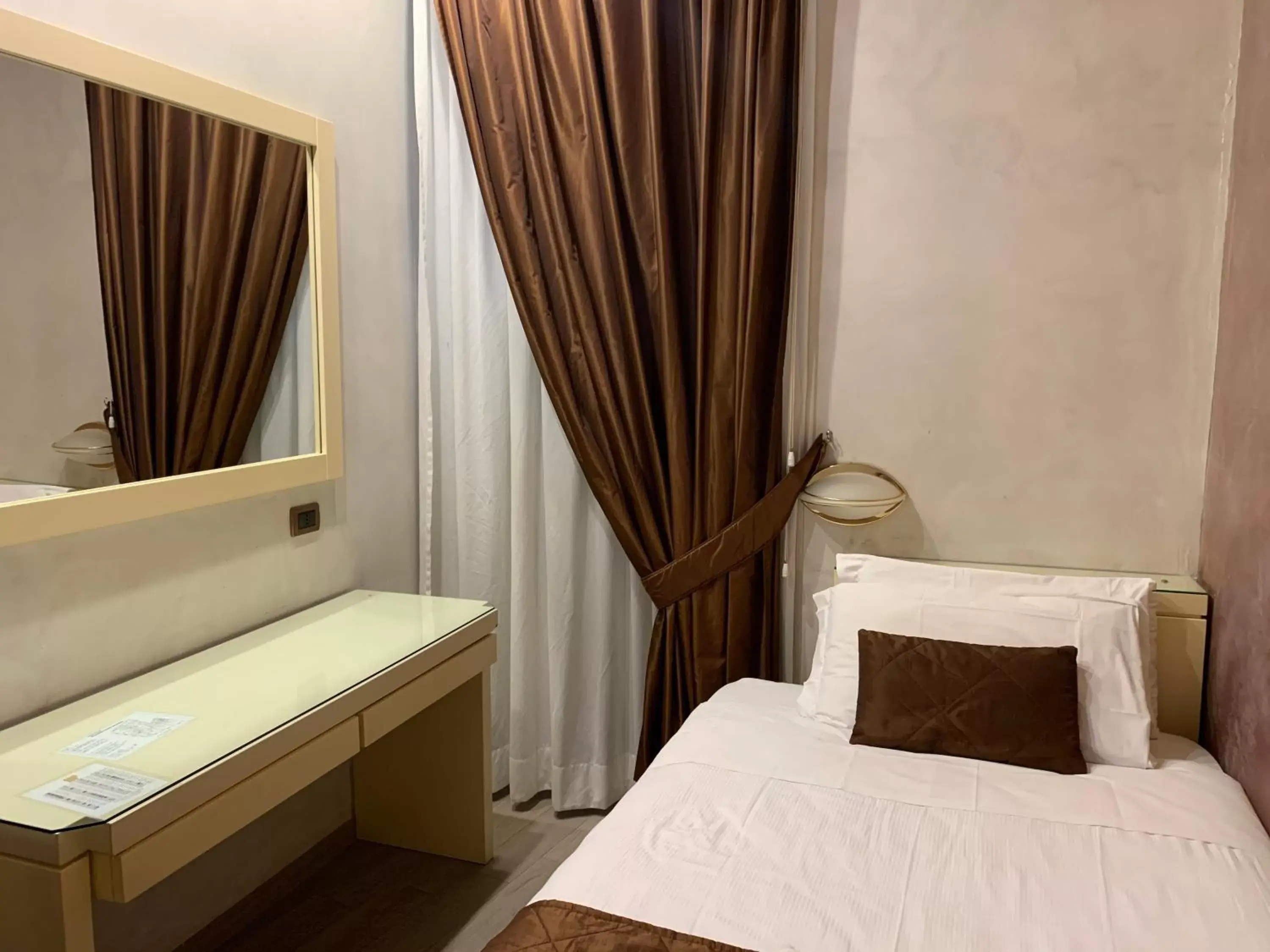 Superior Single Room in Hotel Patria