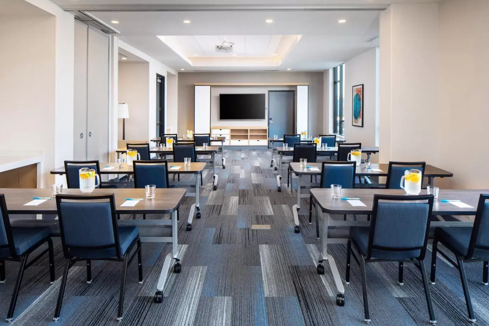 Meeting/conference room, Restaurant/Places to Eat in Hyatt House Tallahassee Capitol University