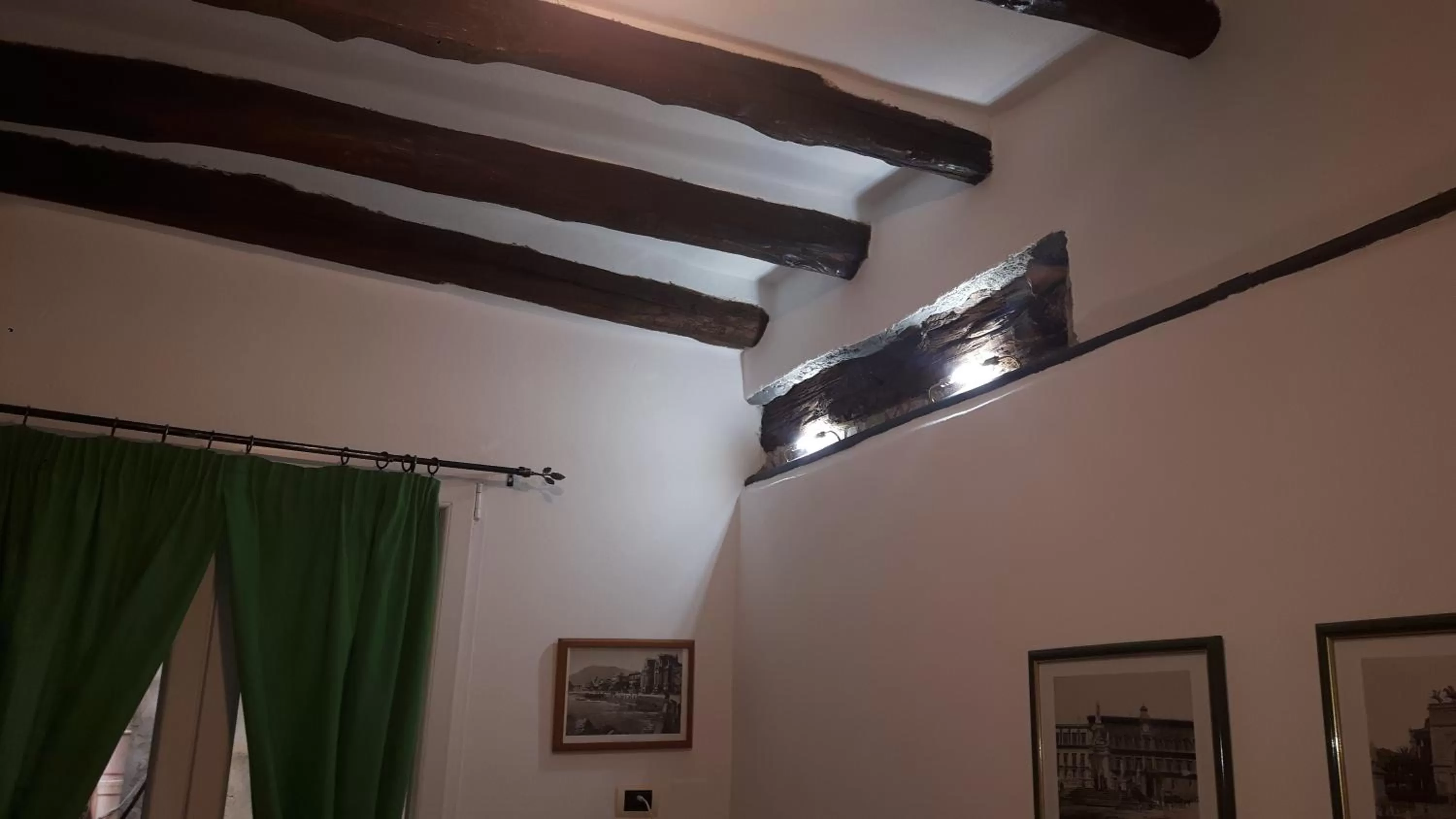 TV/Entertainment Center in Bahalara Alloggio