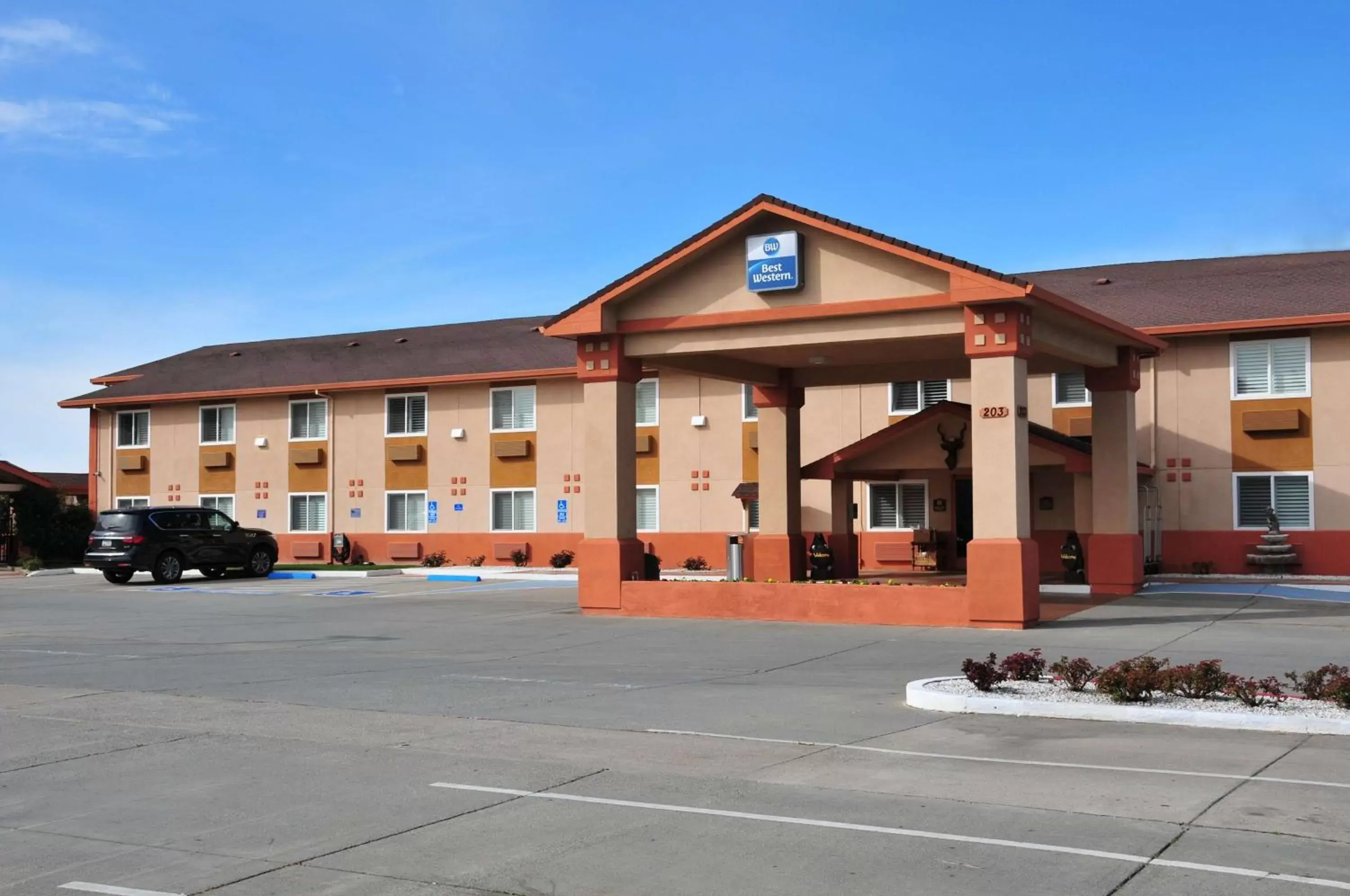 Property Building in Best Western Antelope Inn & Suites