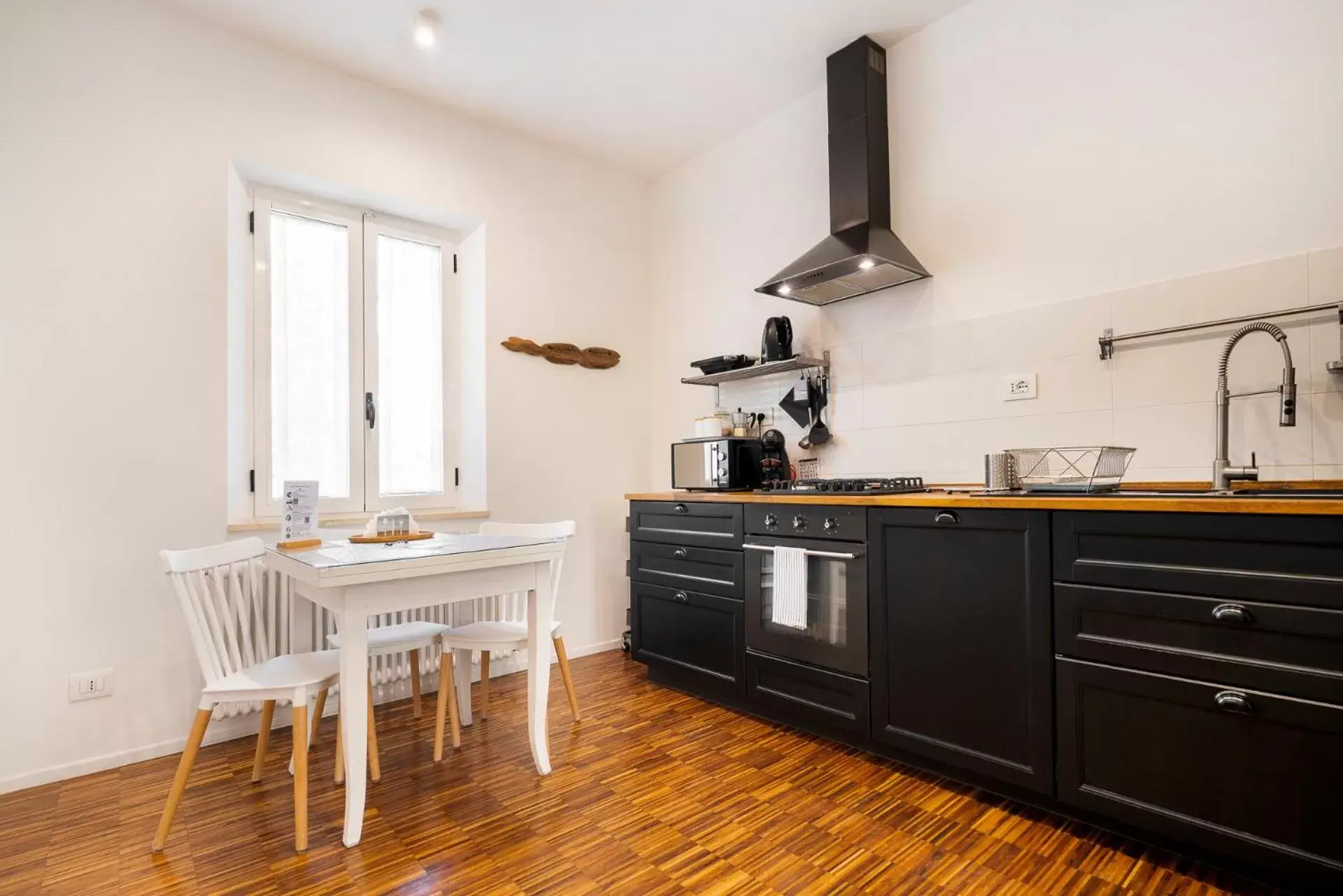 kitchen, Kitchen/Kitchenette in La Coroncina Lodging