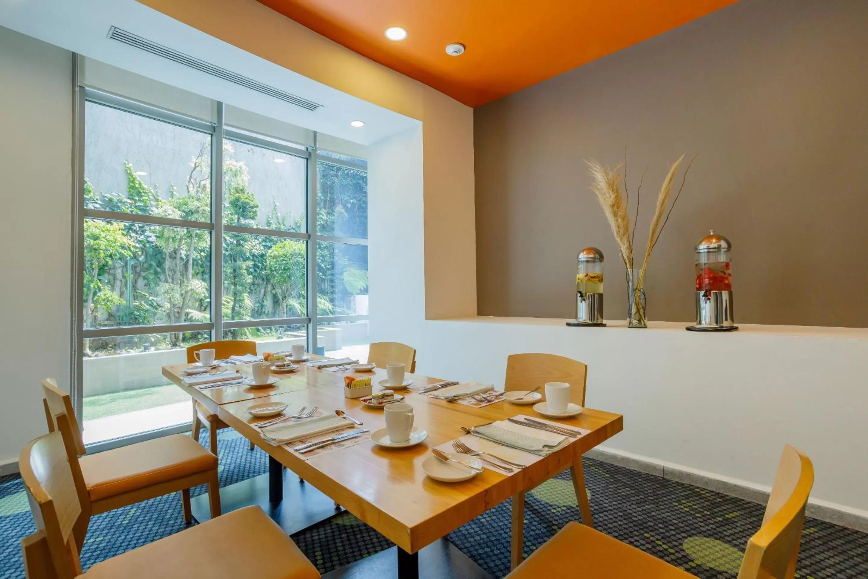 Restaurant/places to eat in Camino Real Santa Fe