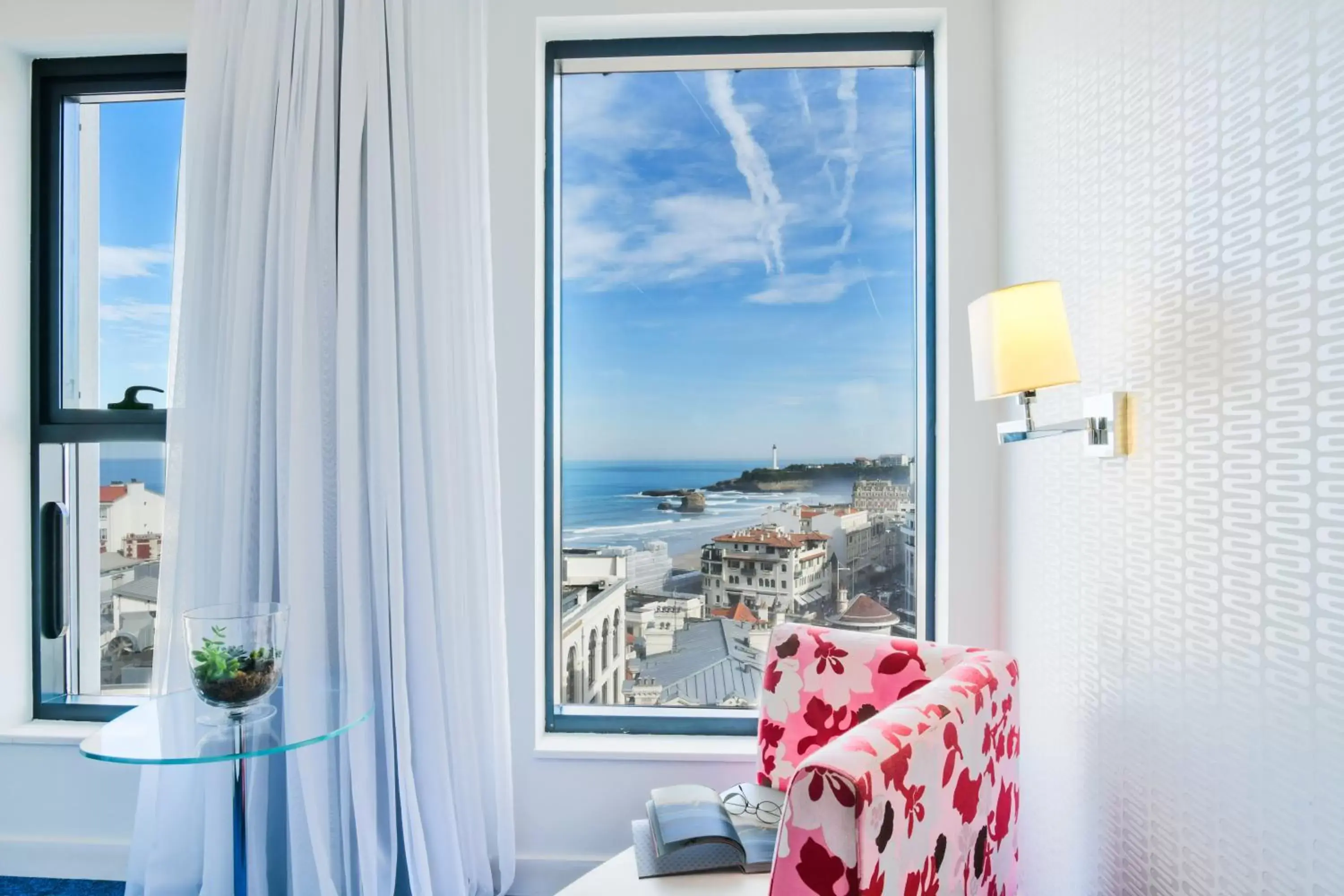 Bedroom in Mercure Président Biarritz Plage