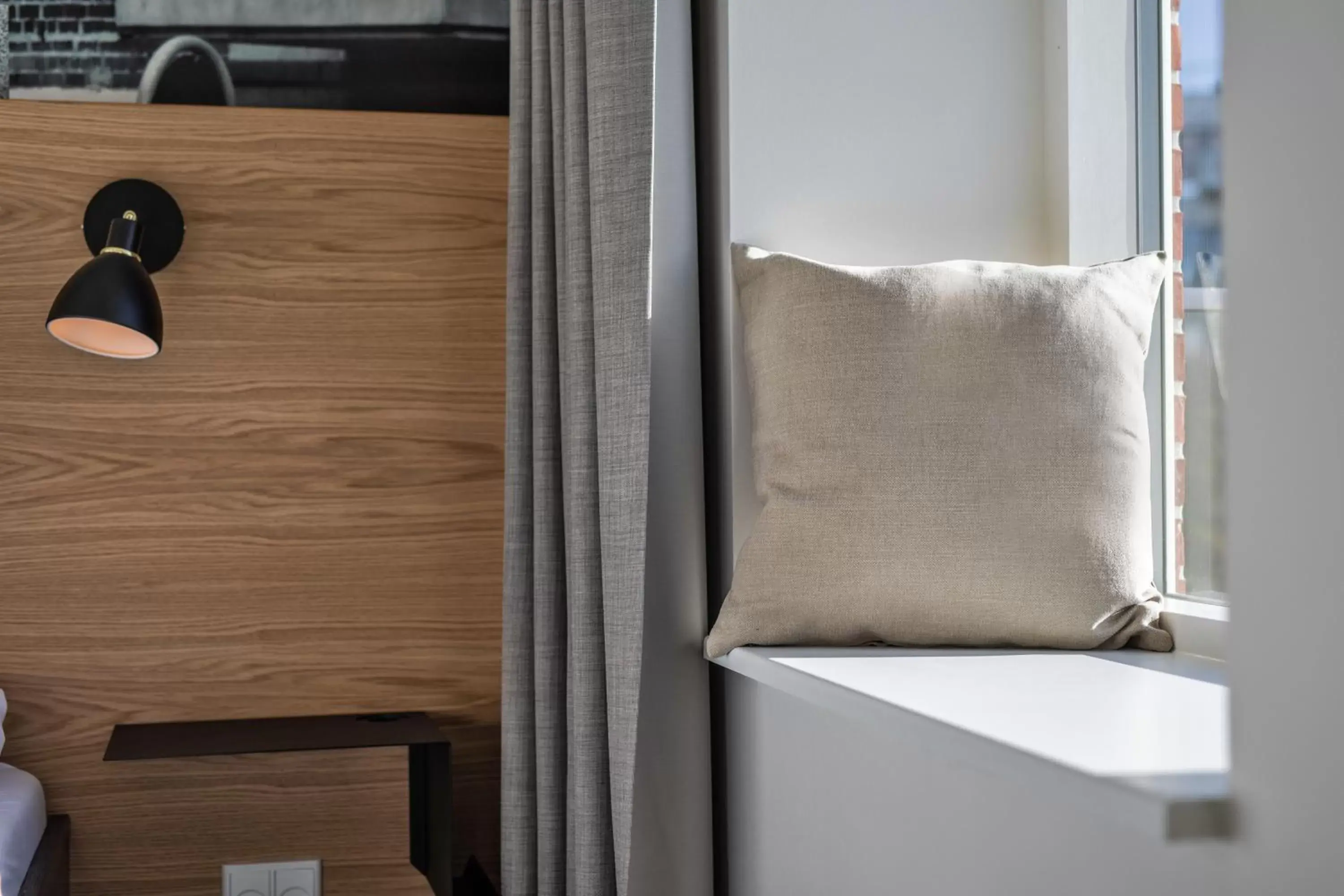 Seating area, Bathroom in KOMPAS Hotel Aalborg