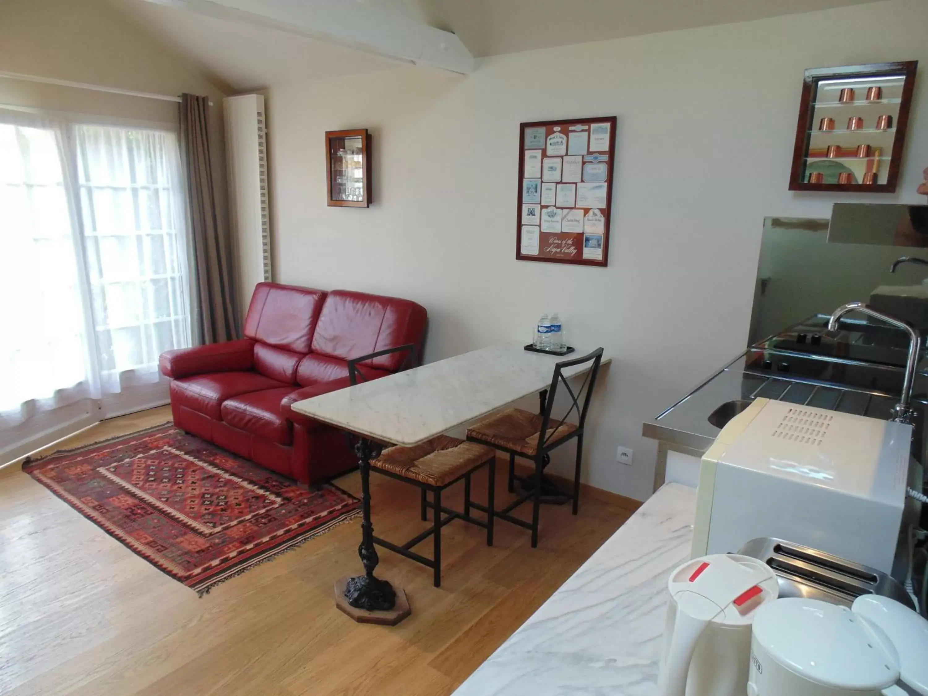 Kitchen or kitchenette, Seating Area in Clos Saint Nicolas