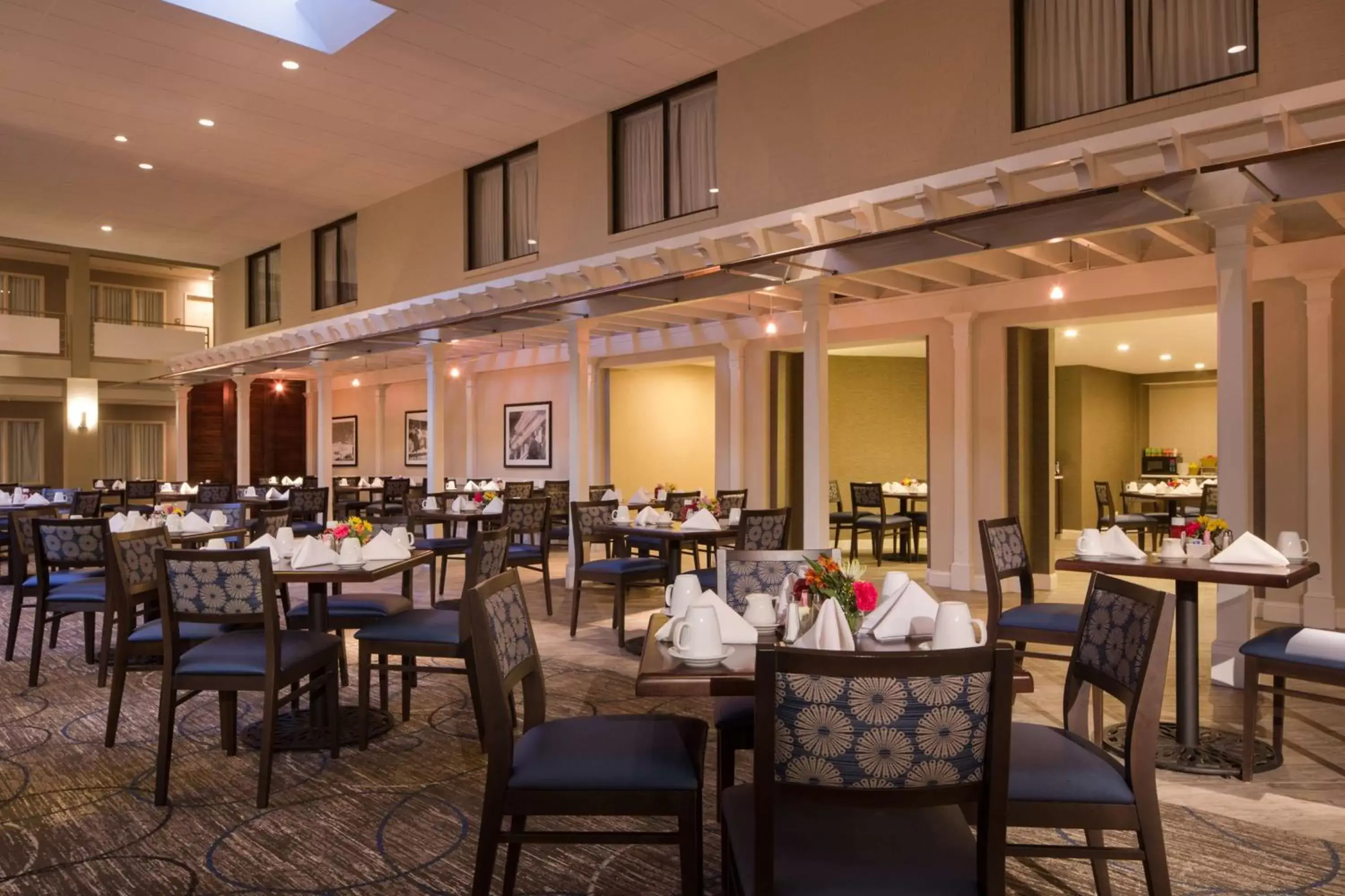 Restaurant/places to eat in Doubletree by Hilton Laurel, MD Restaurant/places to eat in Doubletree by Hilton Laurel, MD