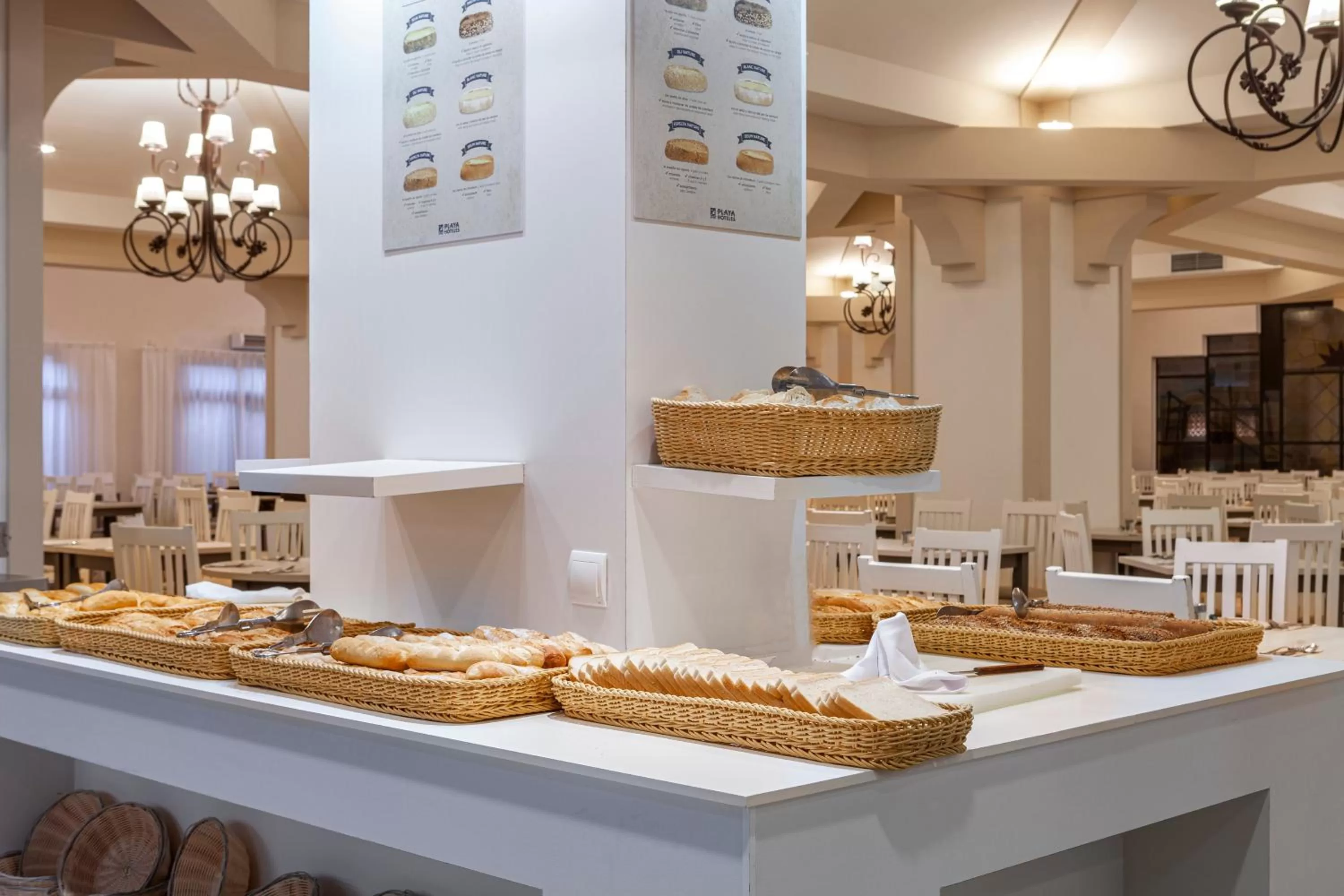 Restaurant/places to eat in Playacanela