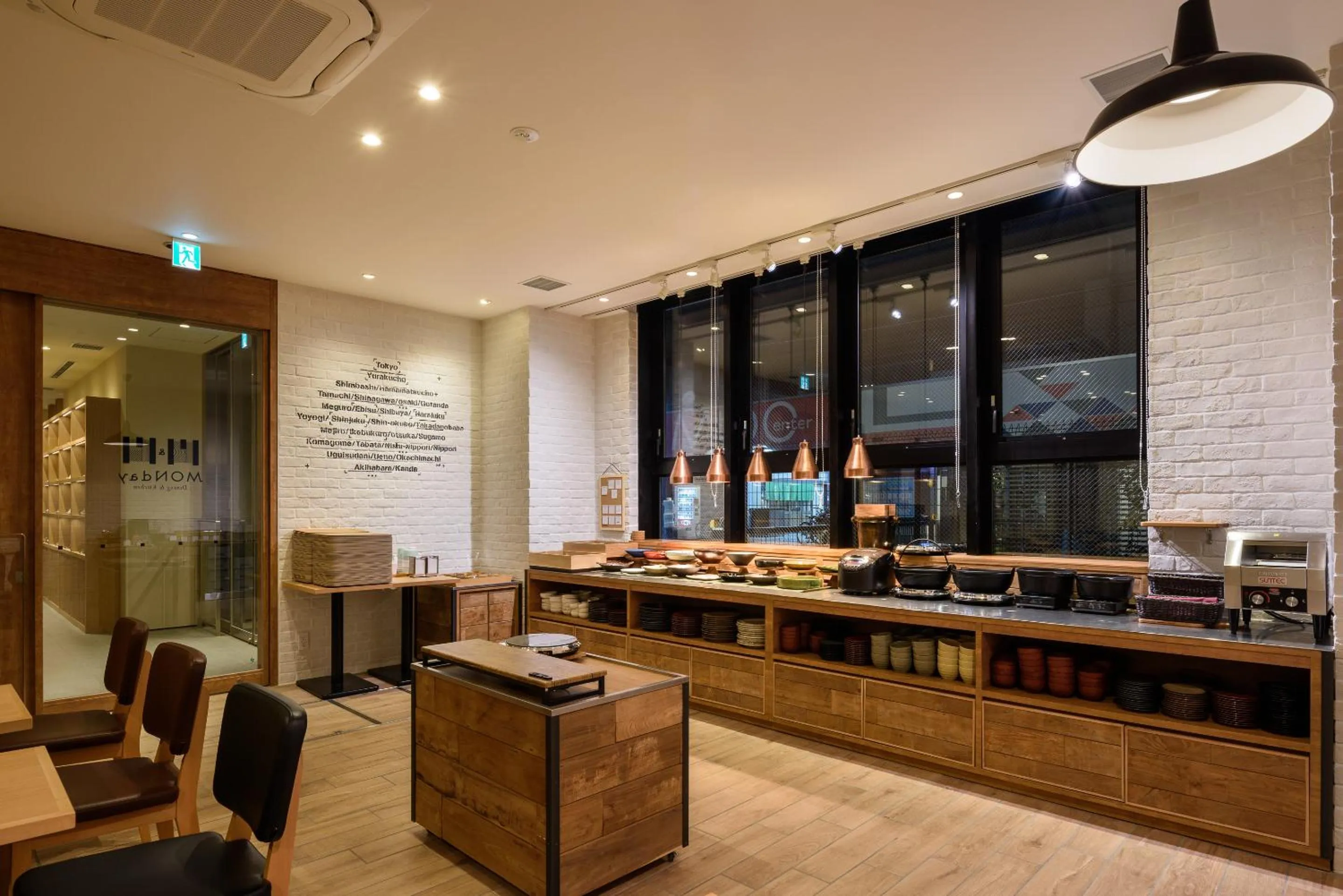 Restaurant/places to eat in hotel MONday Tokyo Nishikasai