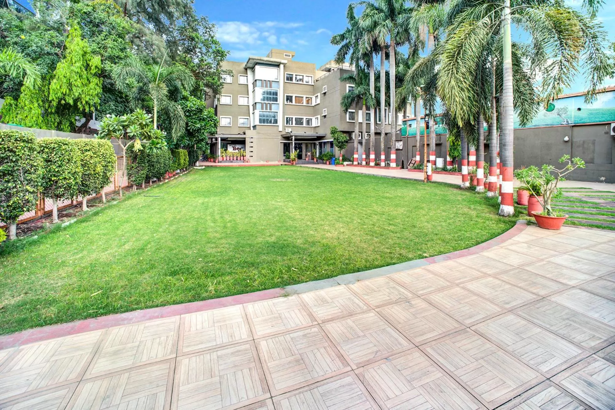 Garden in FabHotel Bee Town