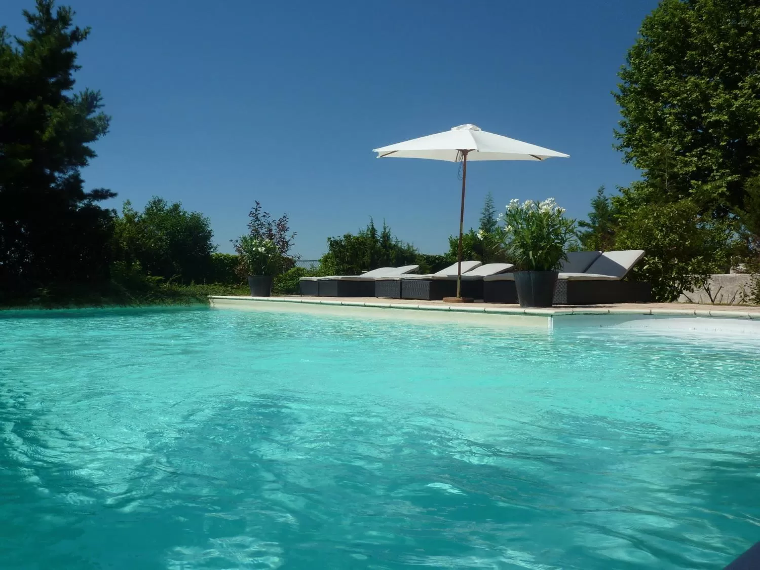 Swimming pool in Ermitage De Corton - Teritoria