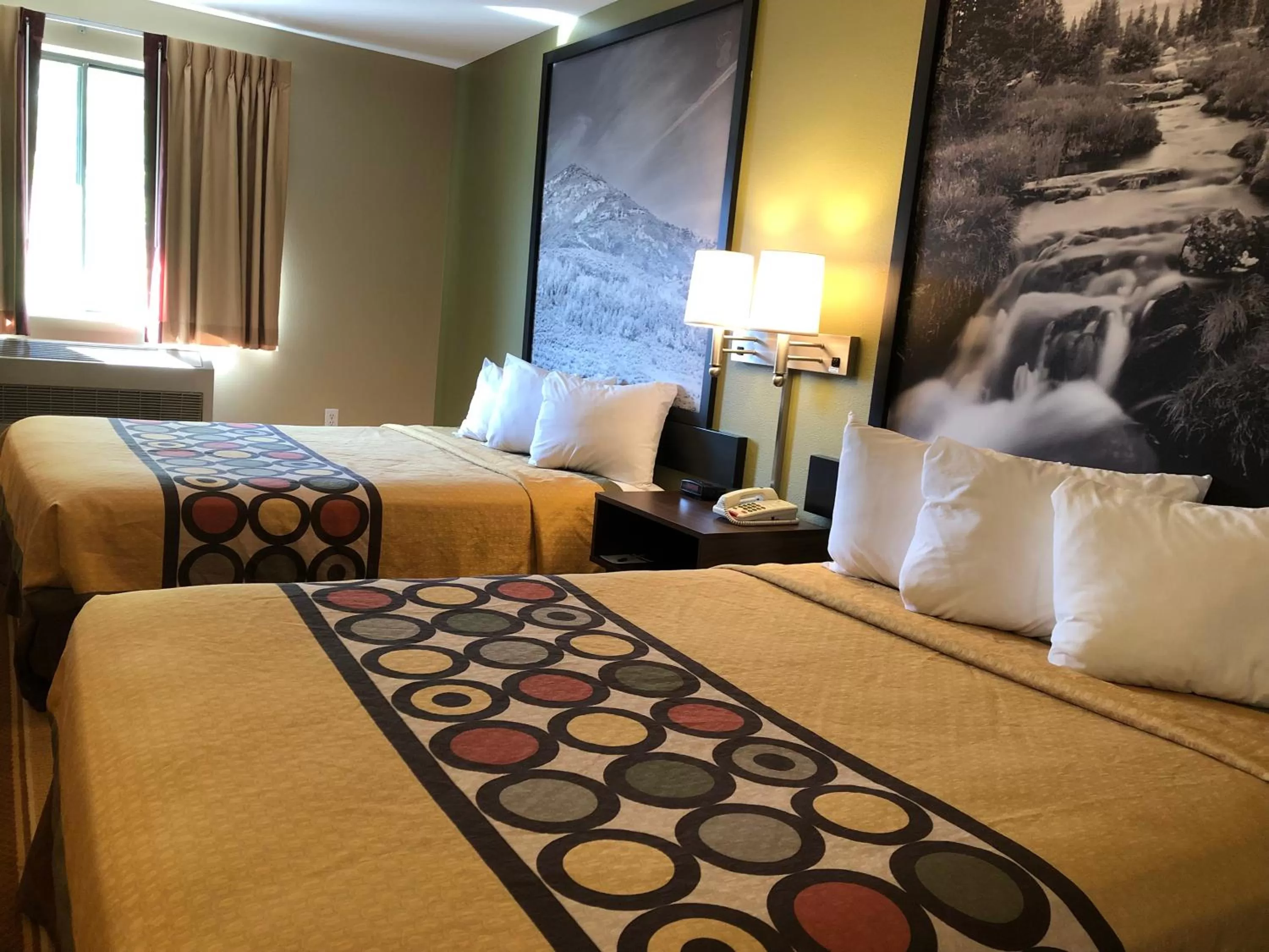 Bed in Super 8 by Wyndham S Jordan/Sandy/Slc Area