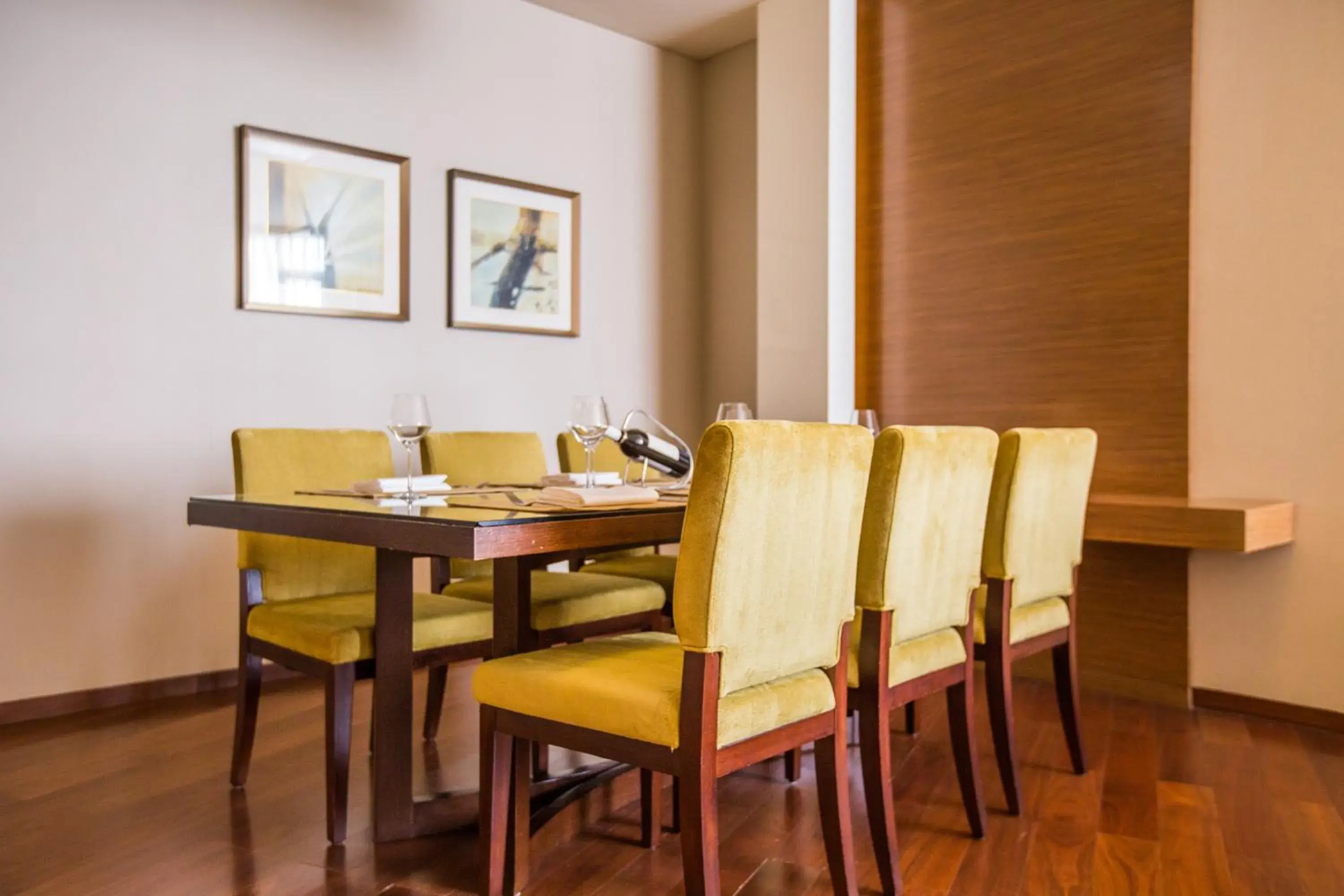 Dining area, Restaurant/Places to Eat in Marriott Executive Apartment Tianjin Lakeview