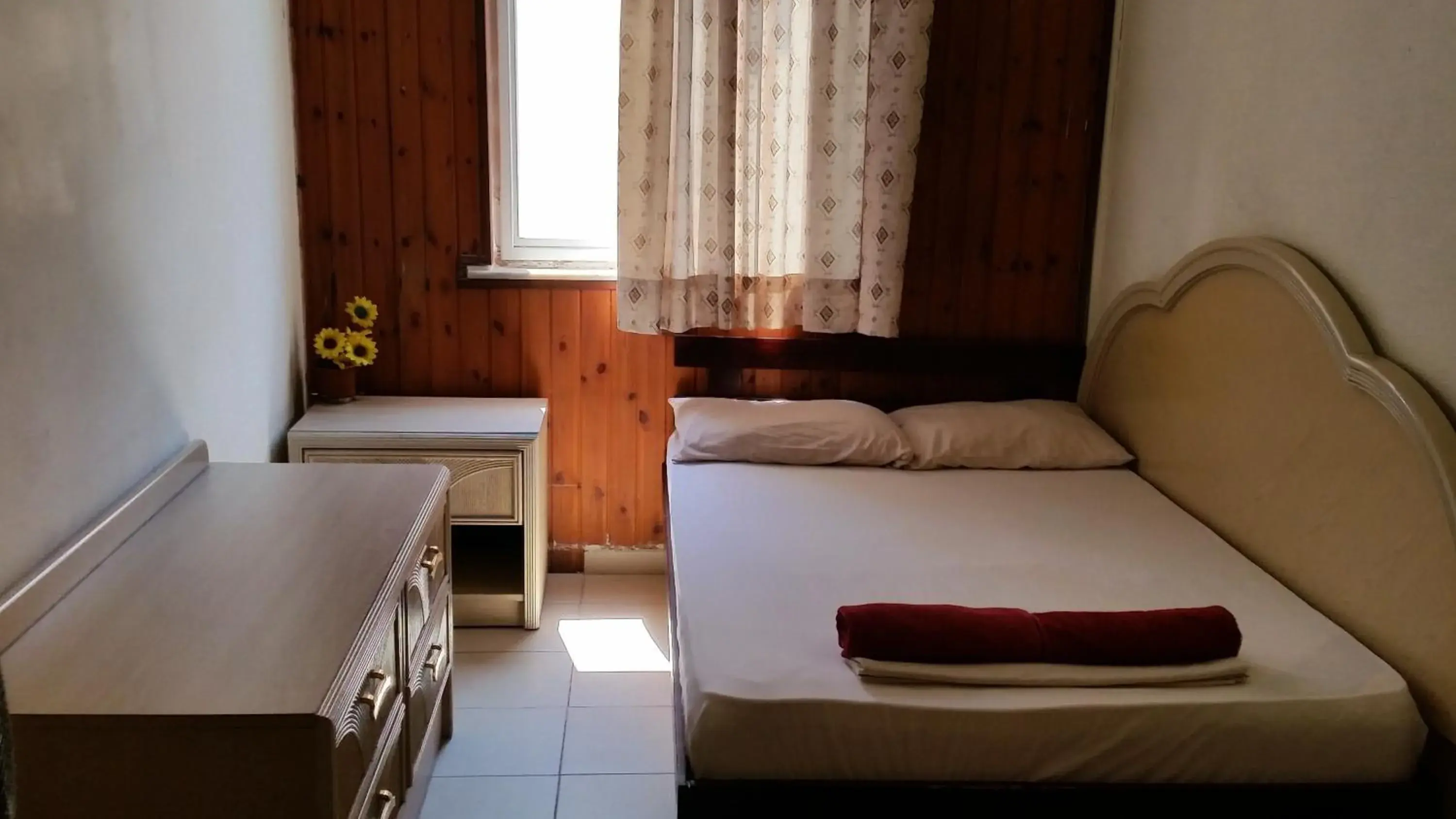 Economy Double or Twin Room in Momos Hostel