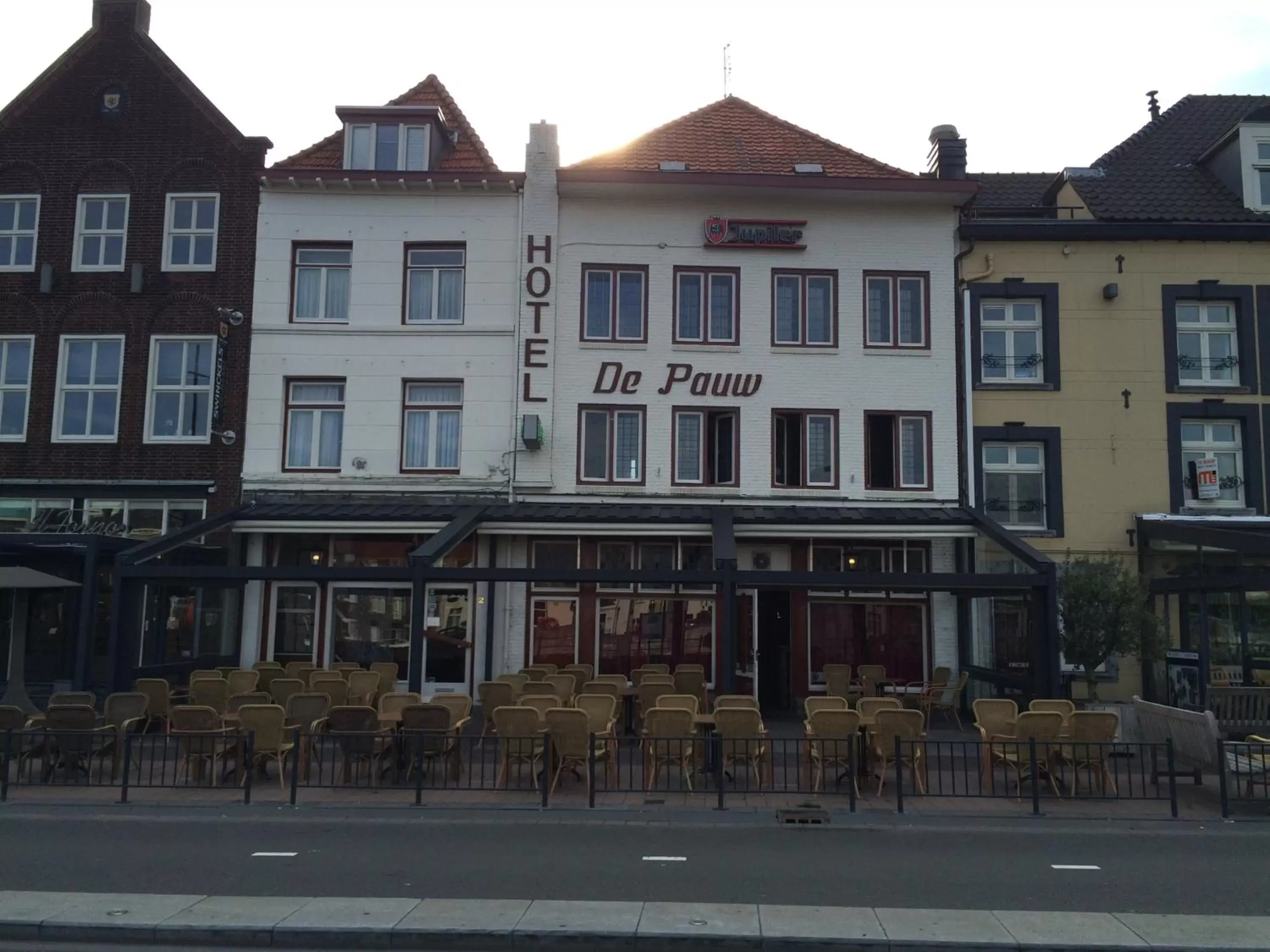 Facade/entrance, Property Building in Hotel en Grand Café De Pauw