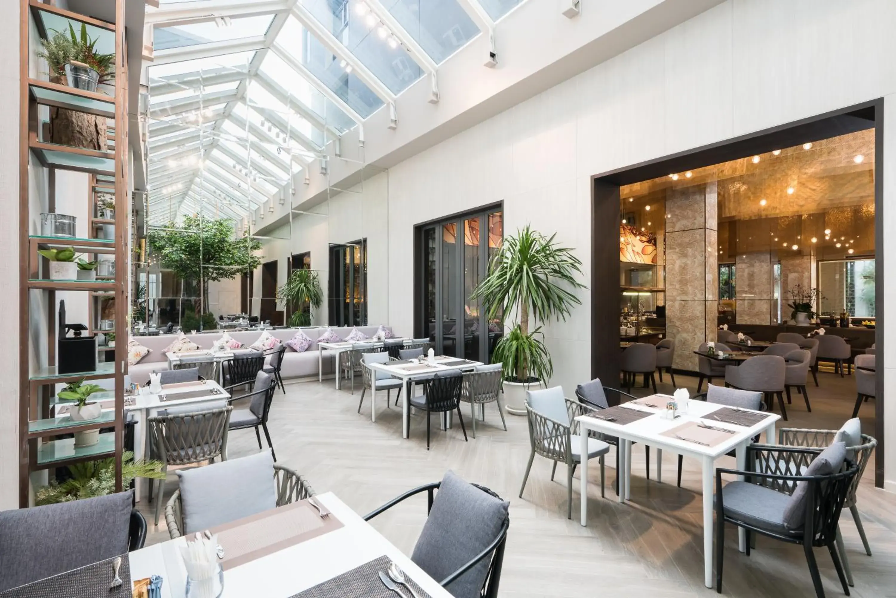 Restaurant/places to eat in Divalux Resort & Spa Bangkok, Suvarnabhumi Airport-Free Shuttle Restaurant/places to eat in Divalux Resort & Spa Bangkok, Suvarnabhumi Airport-Free Shuttle