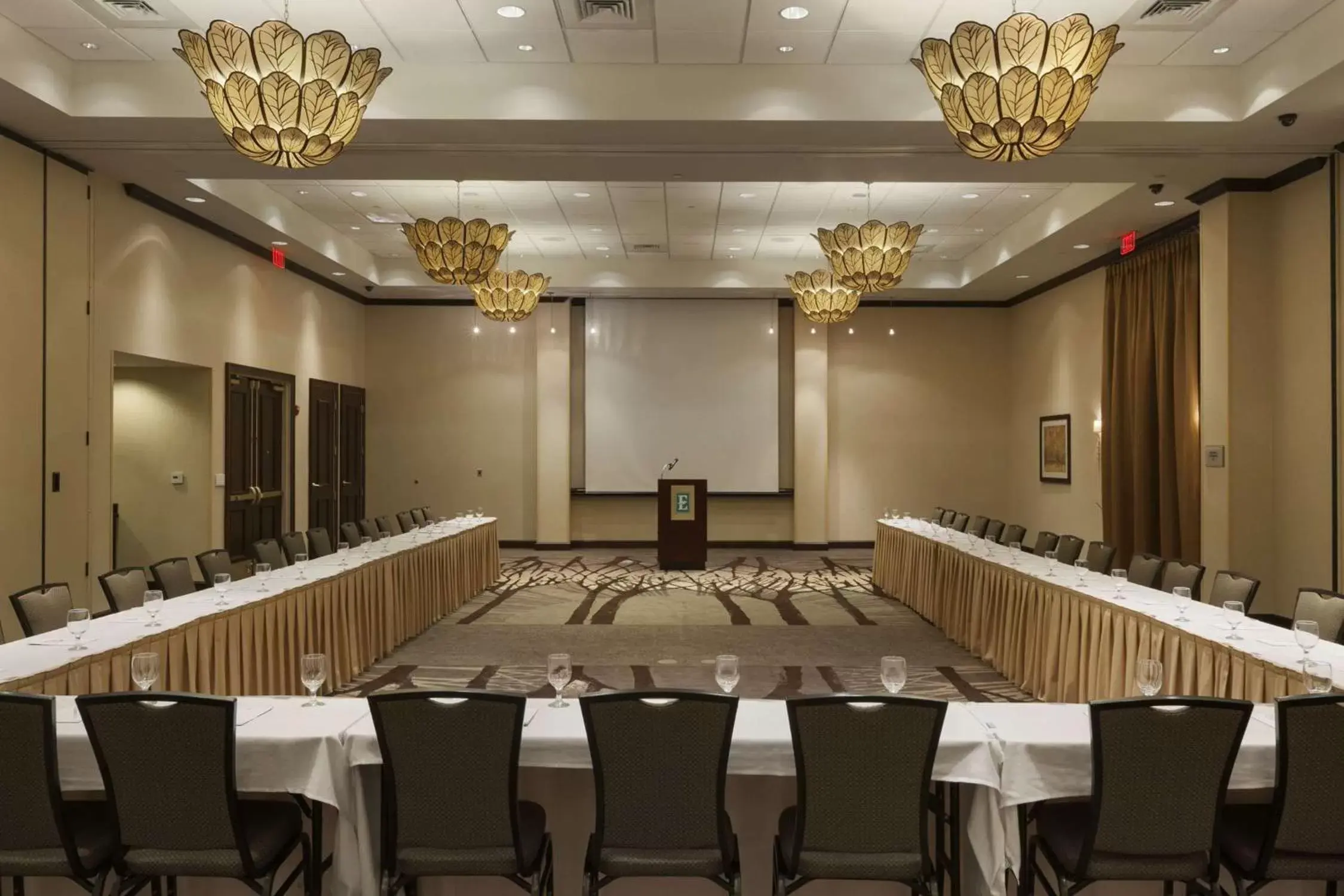Meeting/conference room in Embassy Suites Savannah Airport