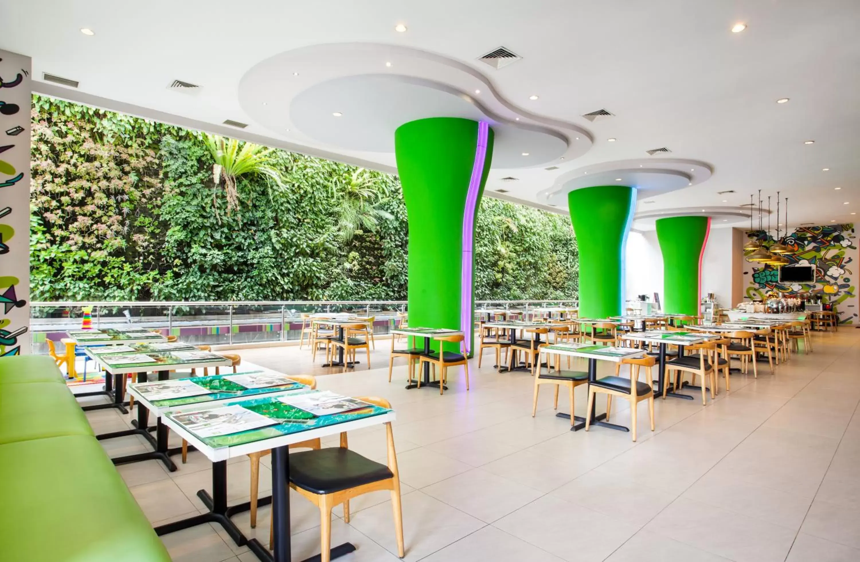 Restaurant/Places to Eat in Ibis Styles Malang