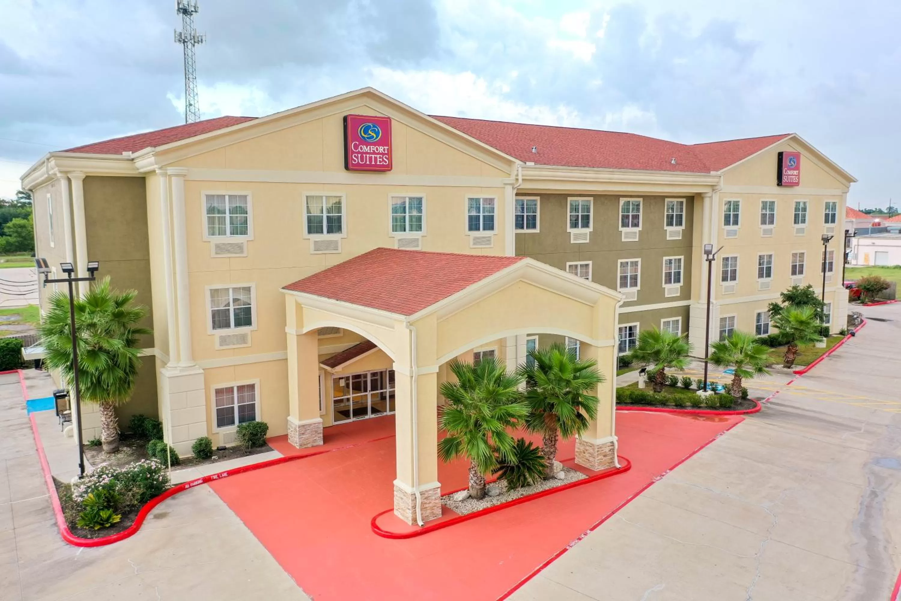 Property building in Comfort Suites Tomball Medical Center