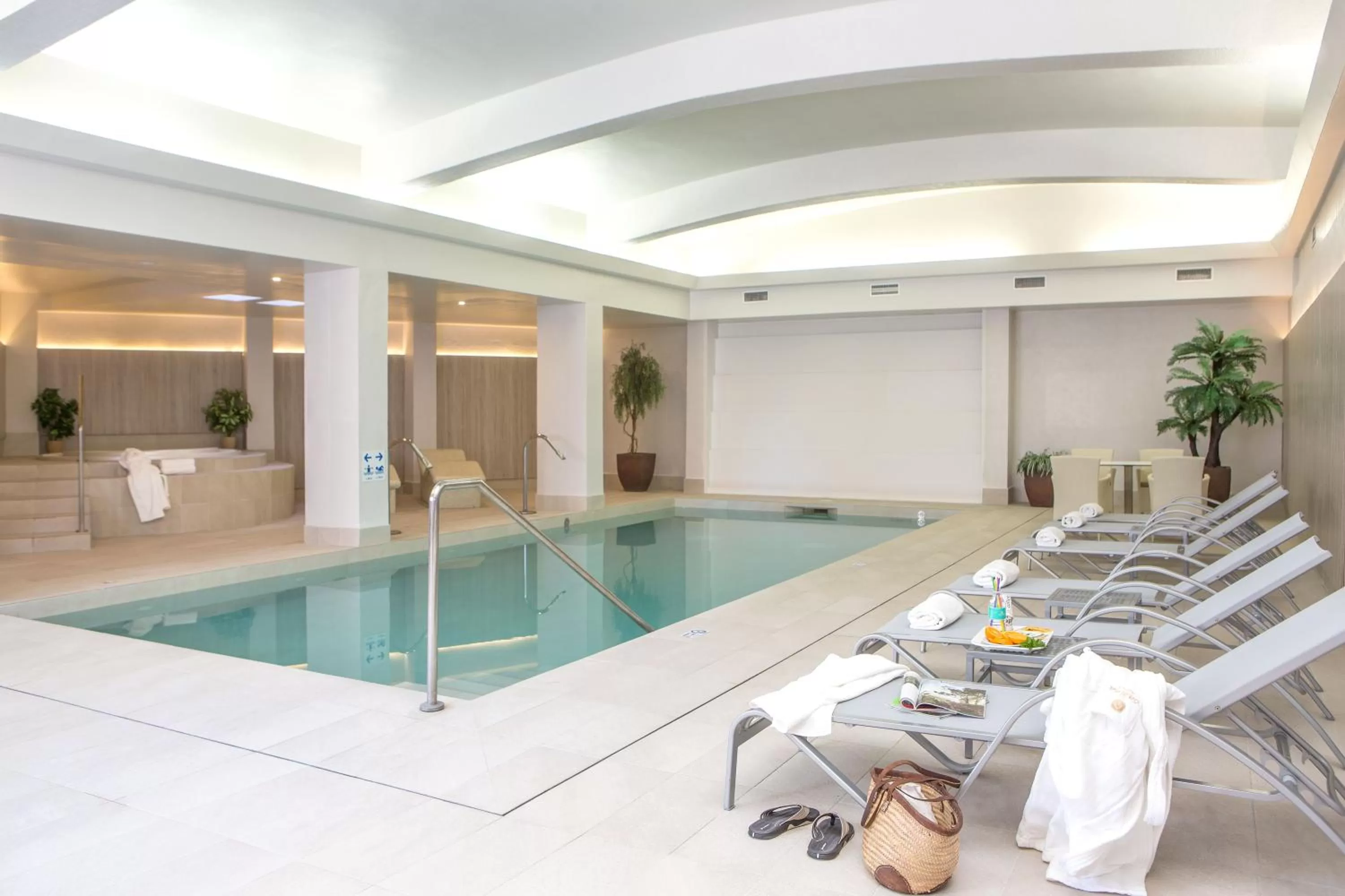 Swimming pool in Hotel Sabina