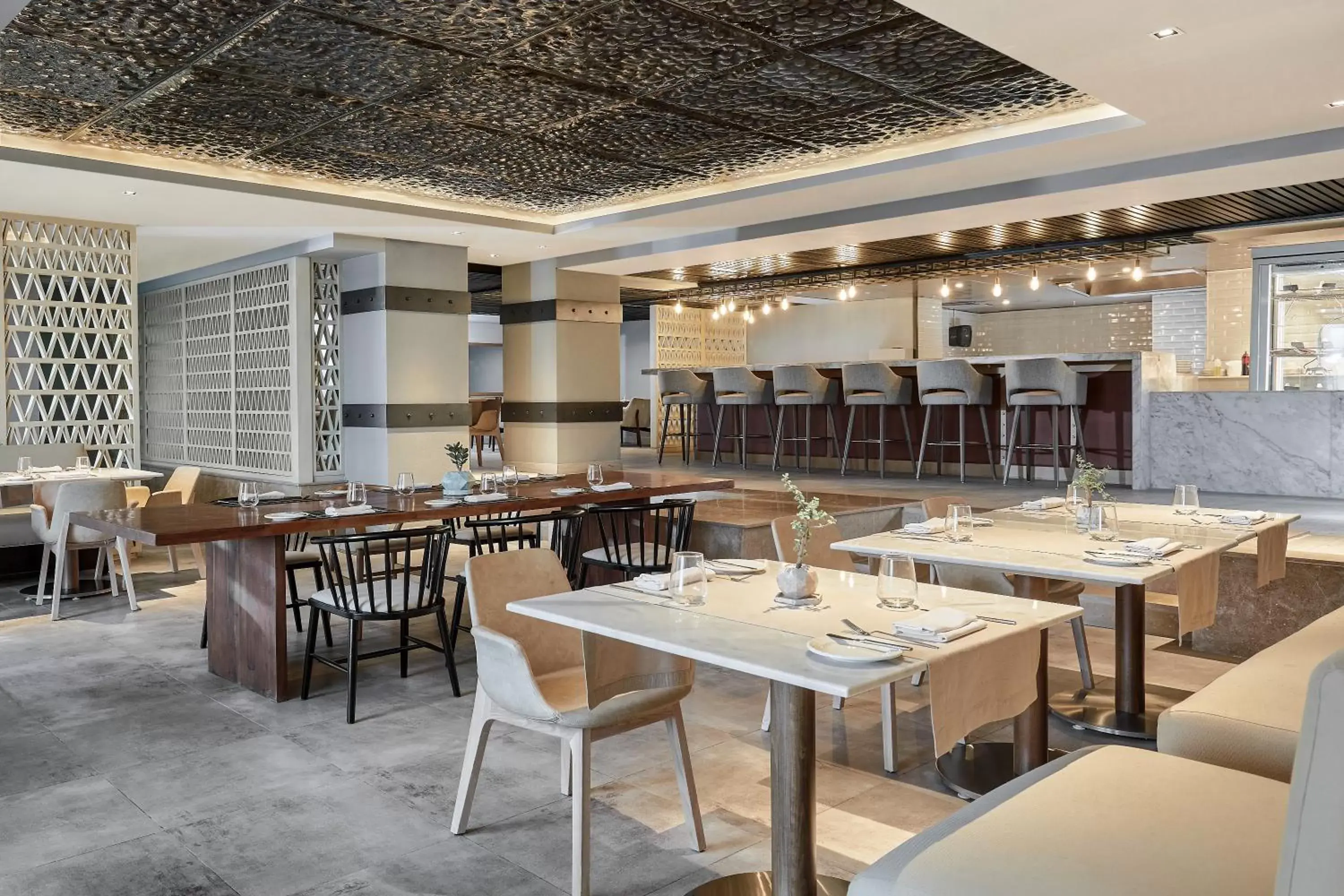 Restaurant/Places to Eat in Hyatt Regency Cairo West
