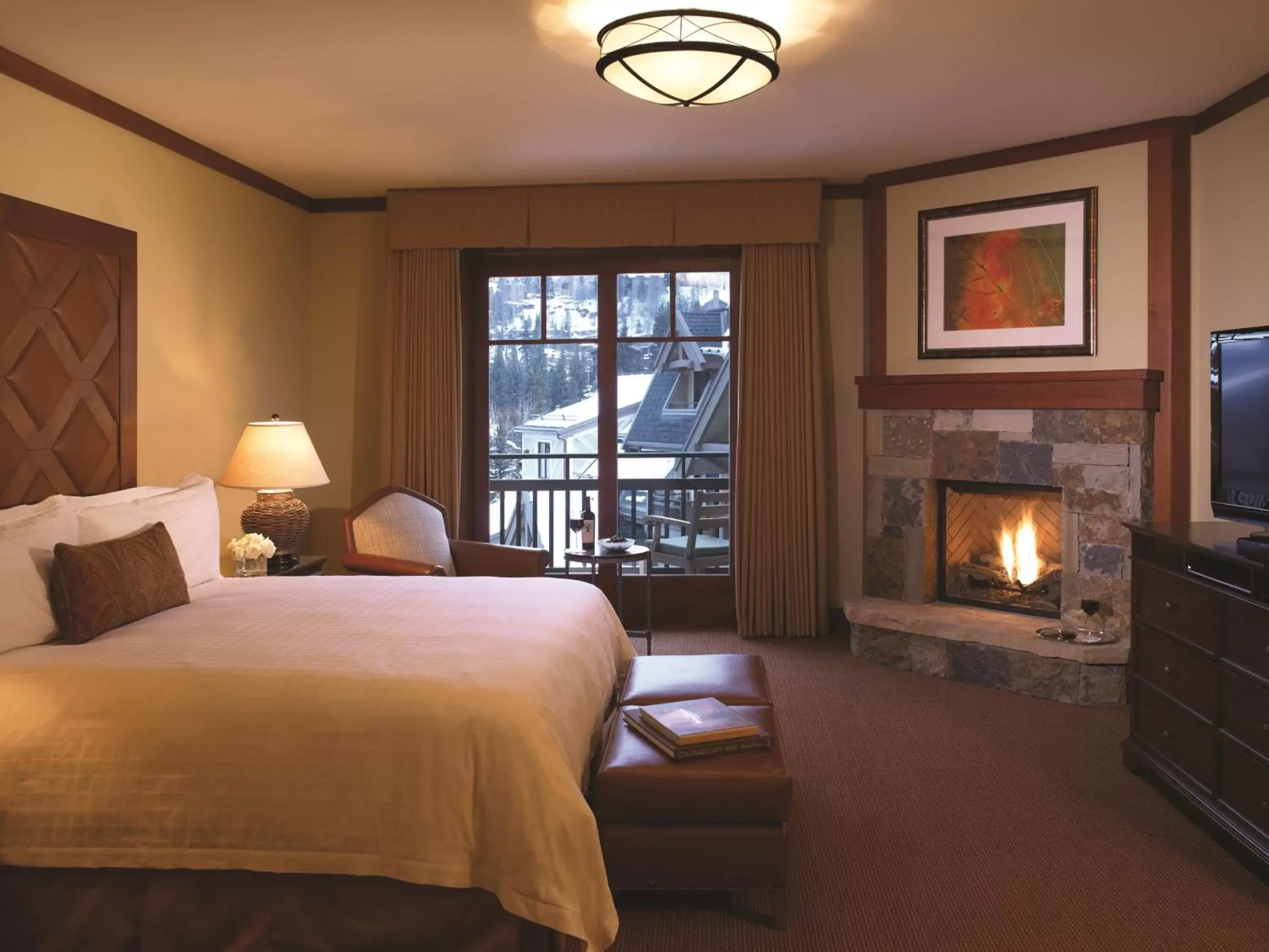 Bedroom, Bed in Four Seasons Resort Vail