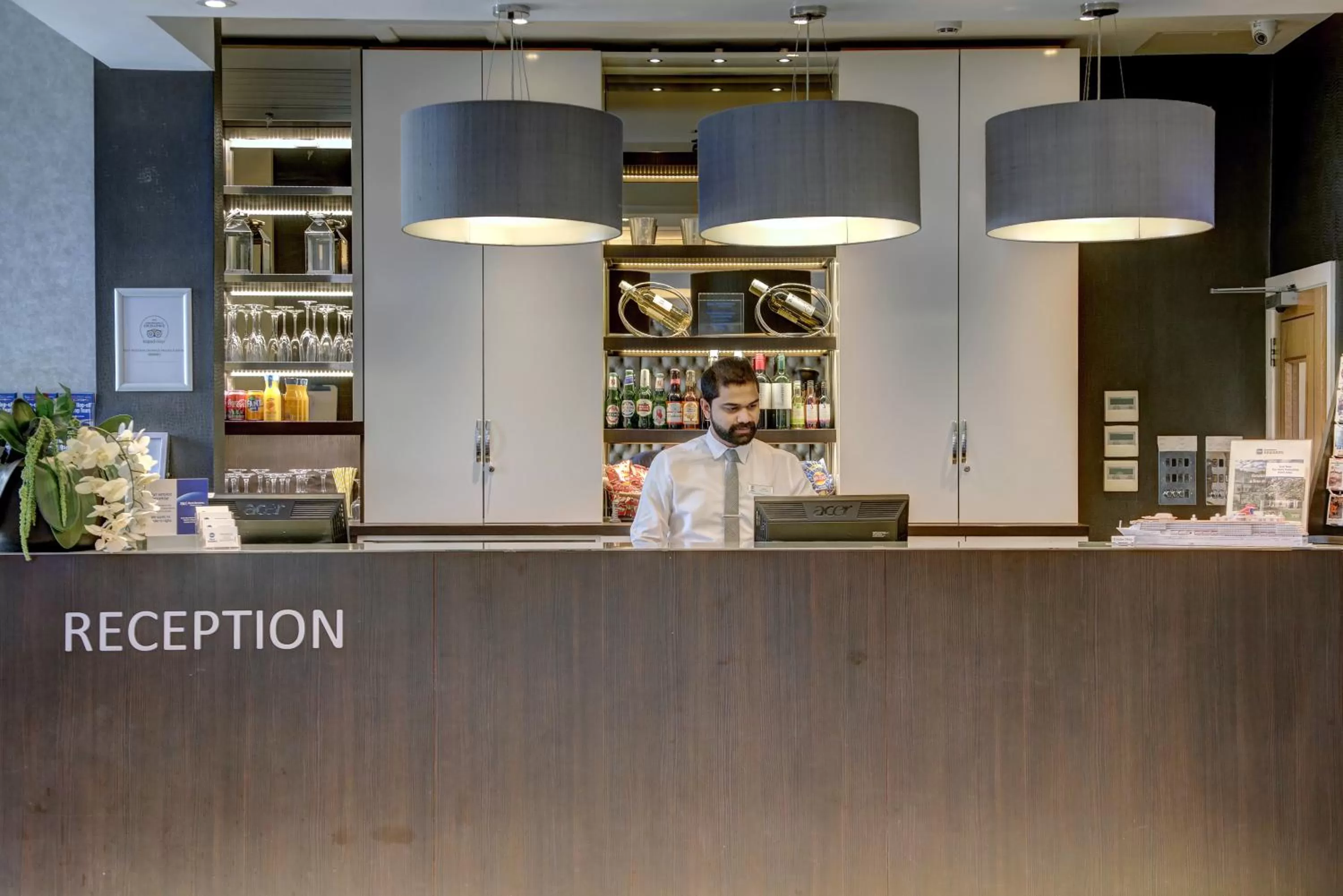 Lobby or reception in Best Western Chiswick Palace & Suites London